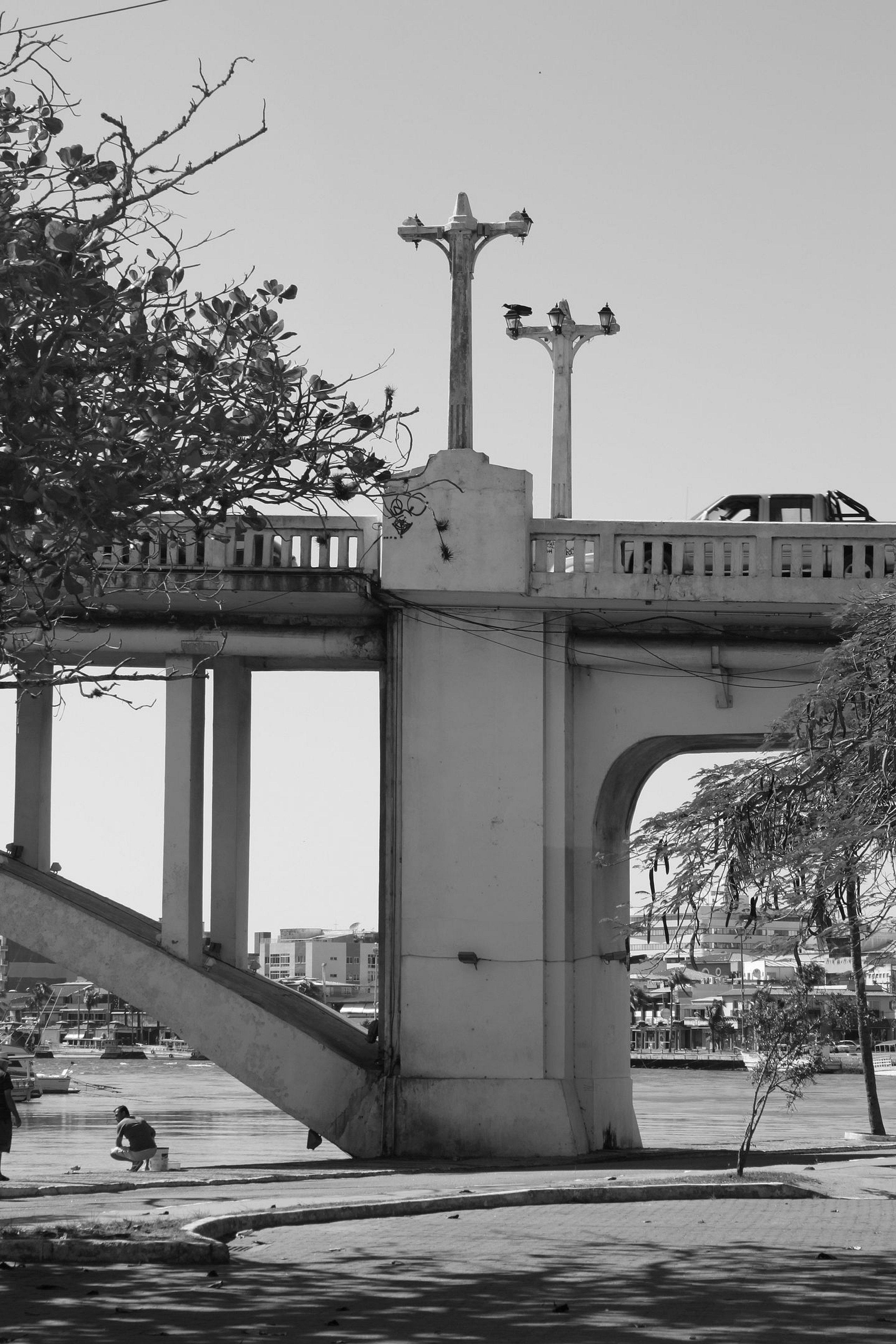 image-housing-carousel