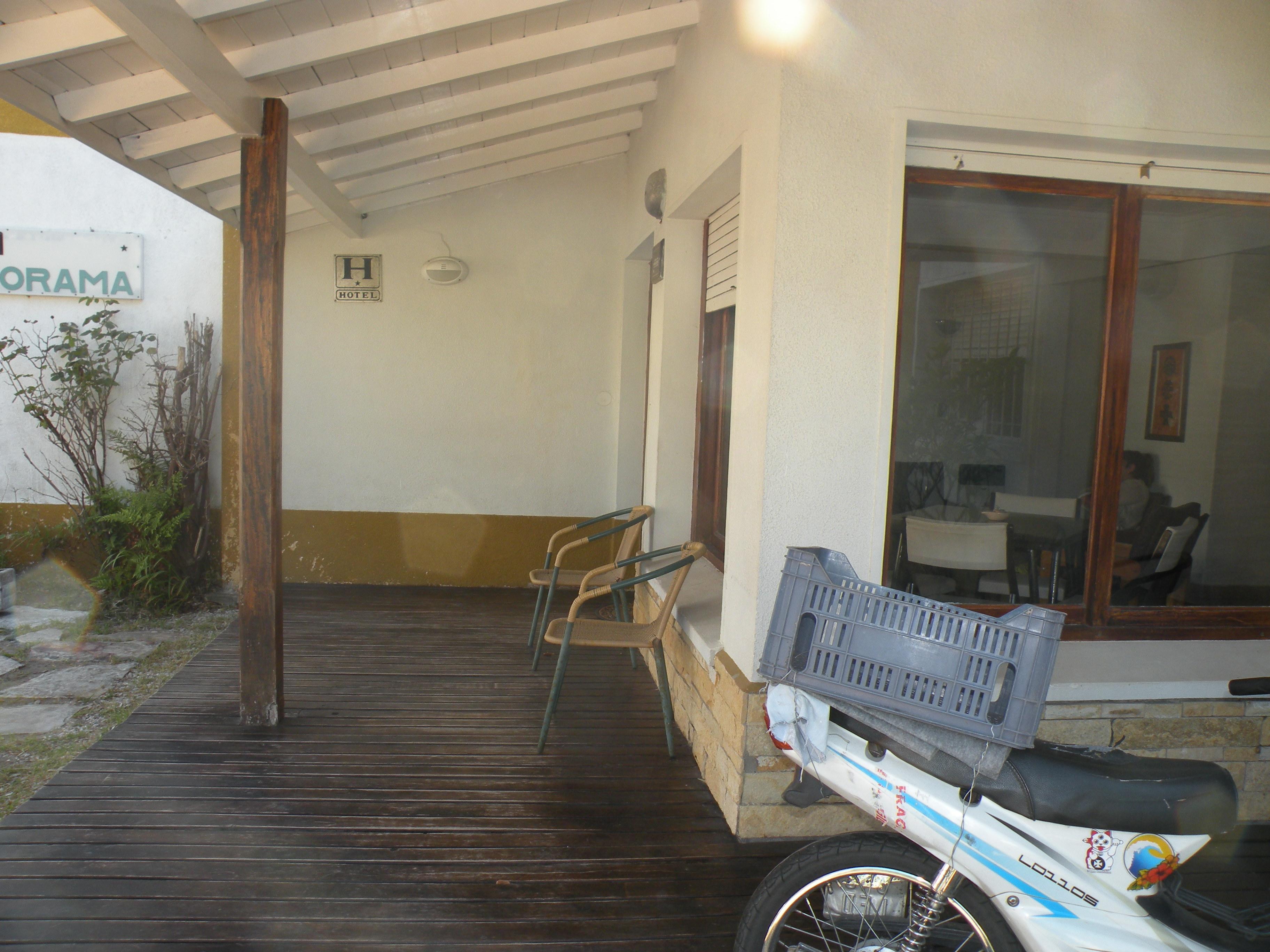 image-housing-carousel