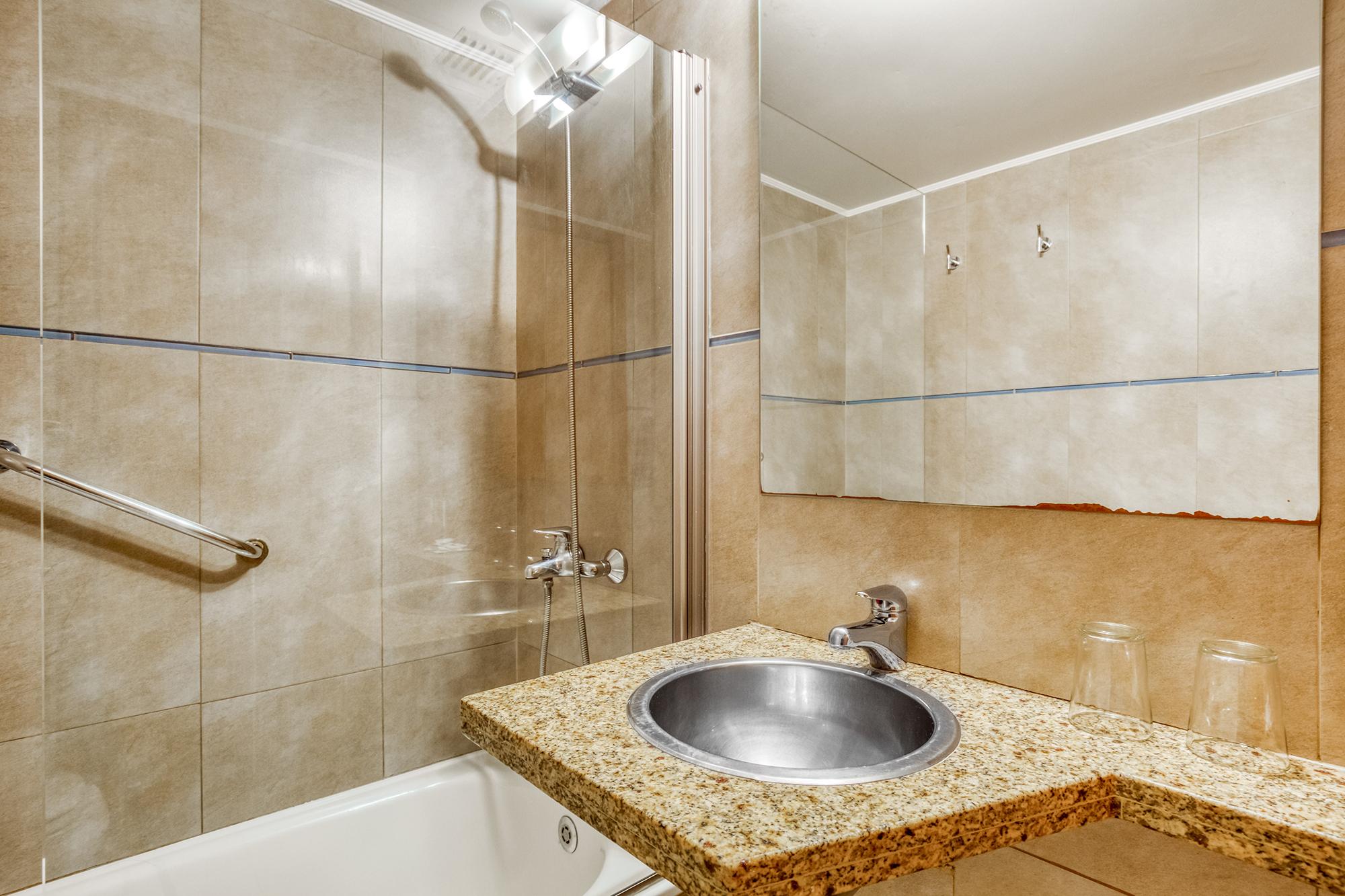 image-housing-carousel