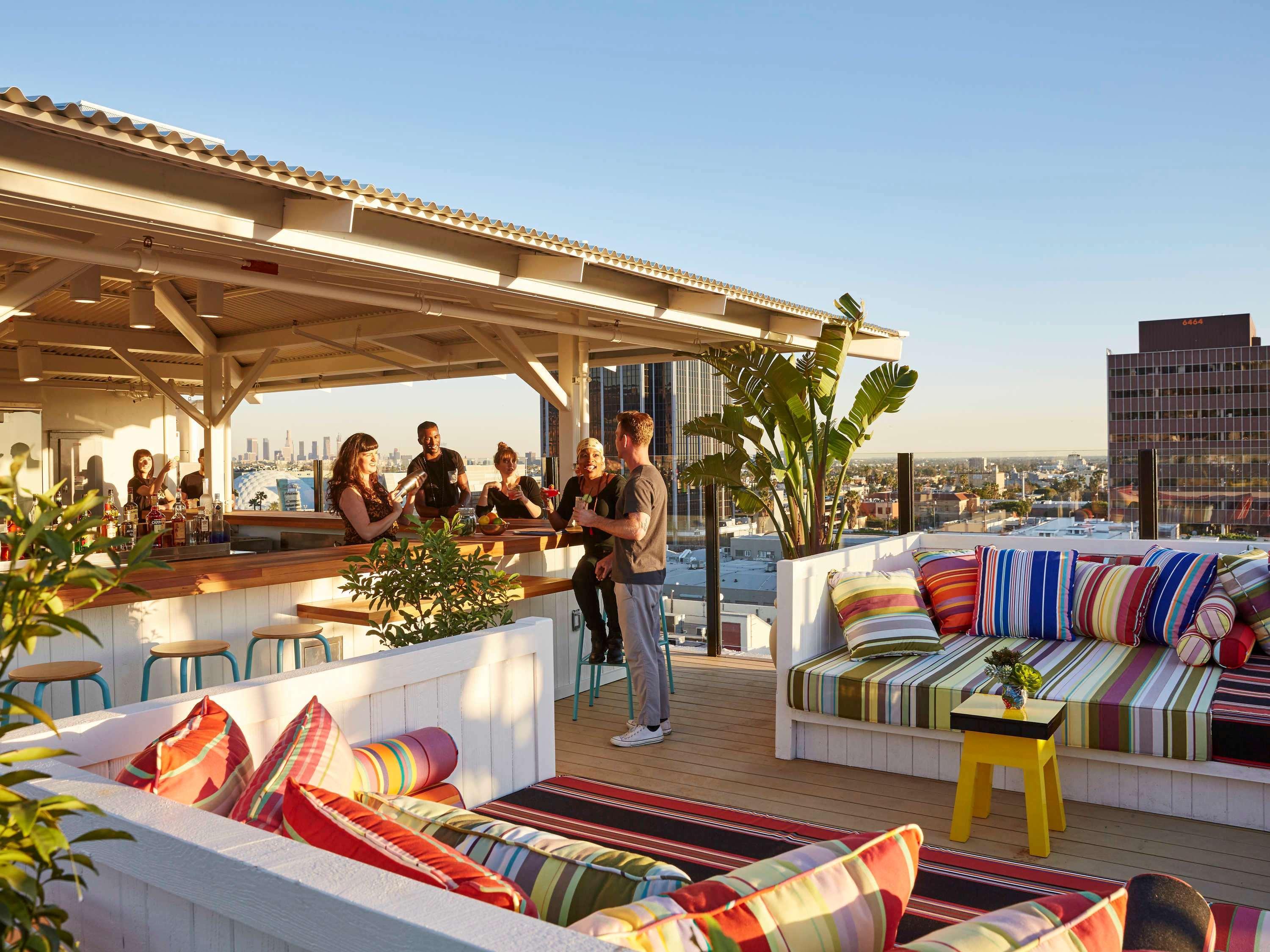 image-housing-carousel