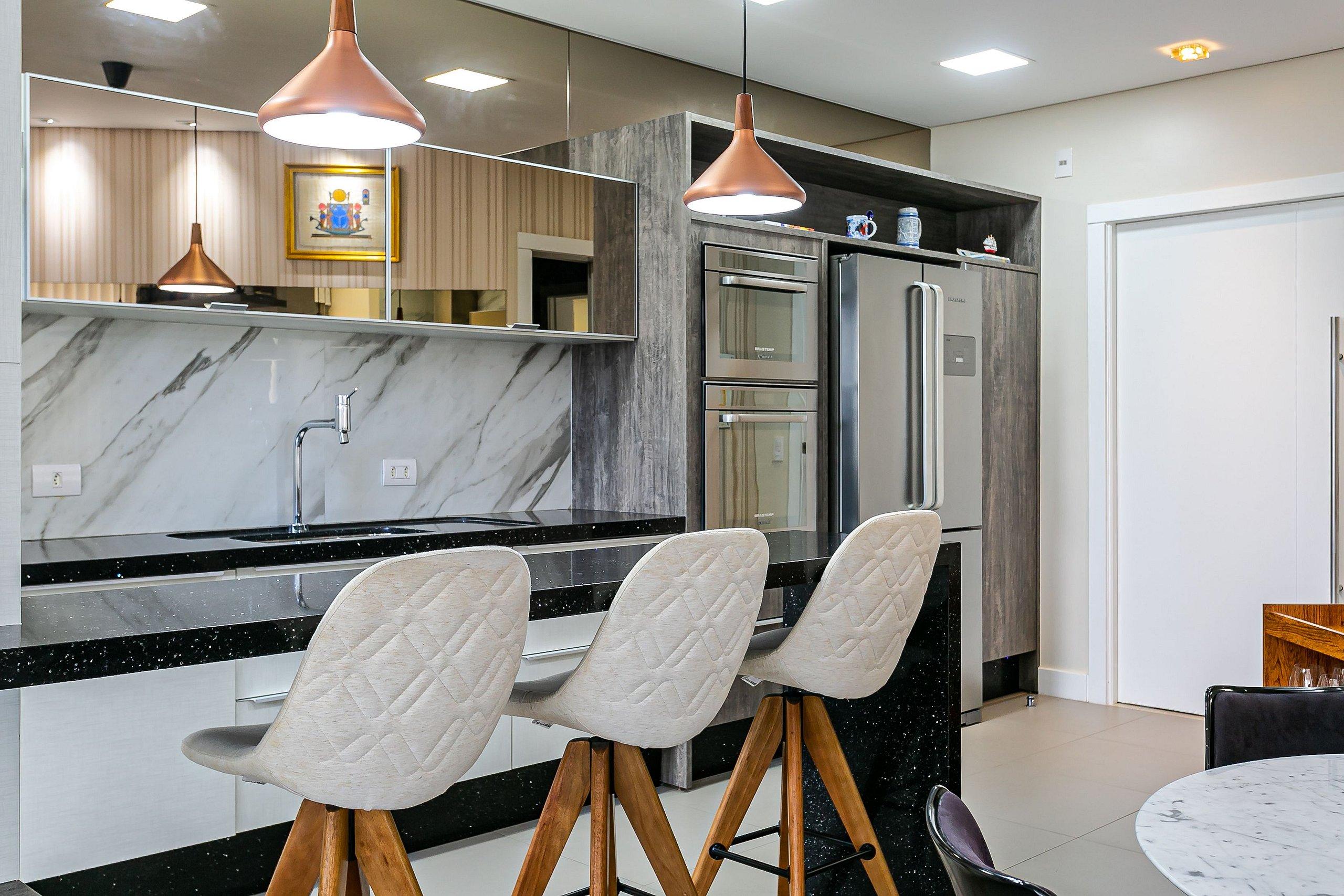 image-housing-carousel