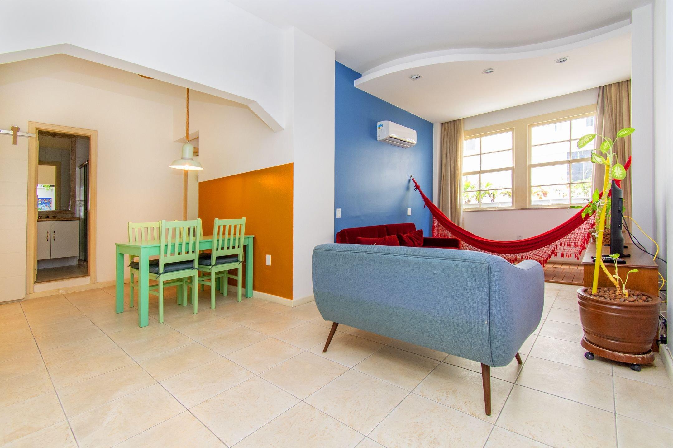 image-housing-carousel