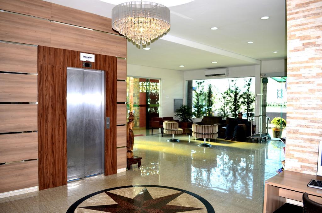 image-housing-carousel