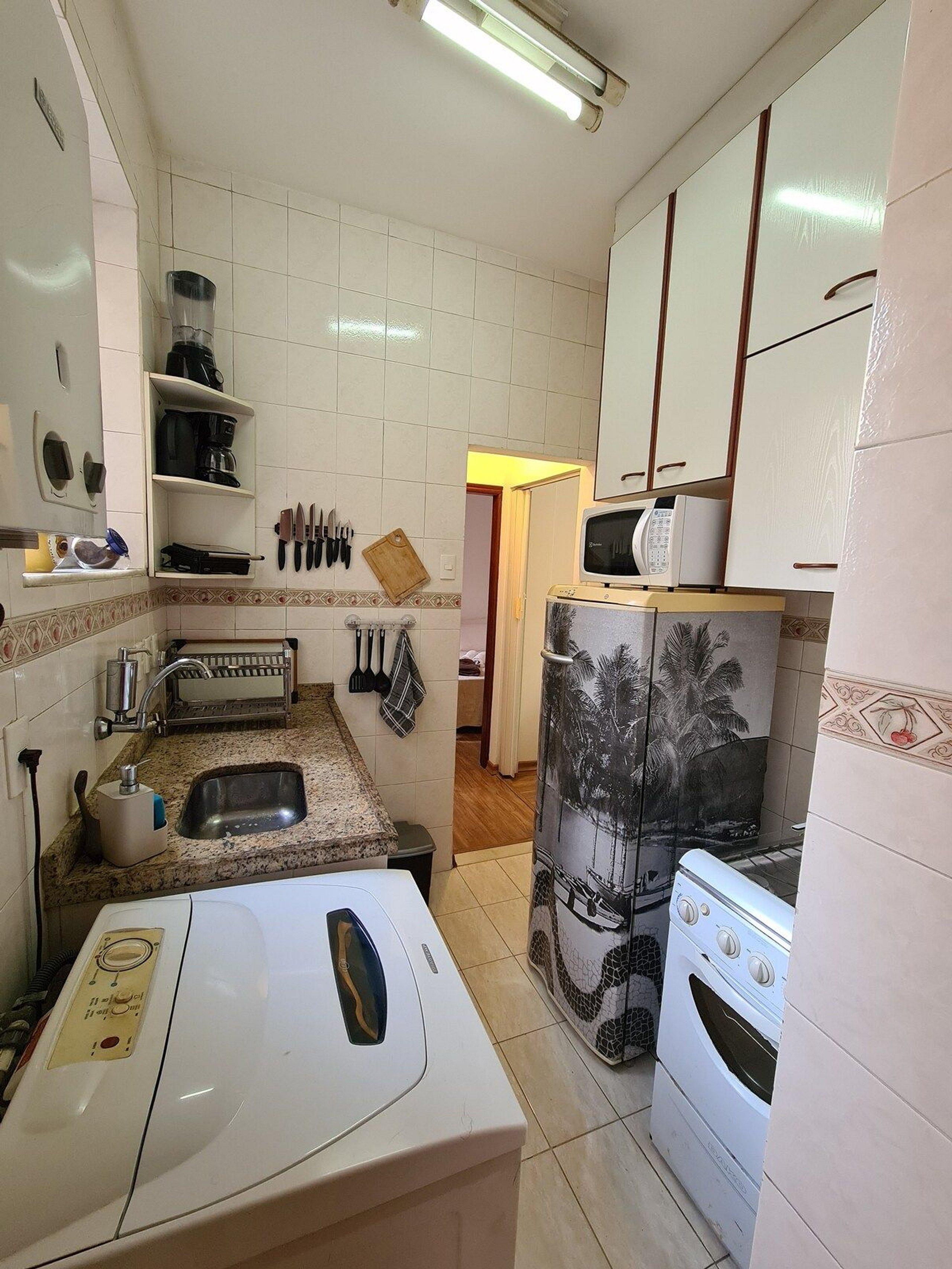 image-housing-carousel