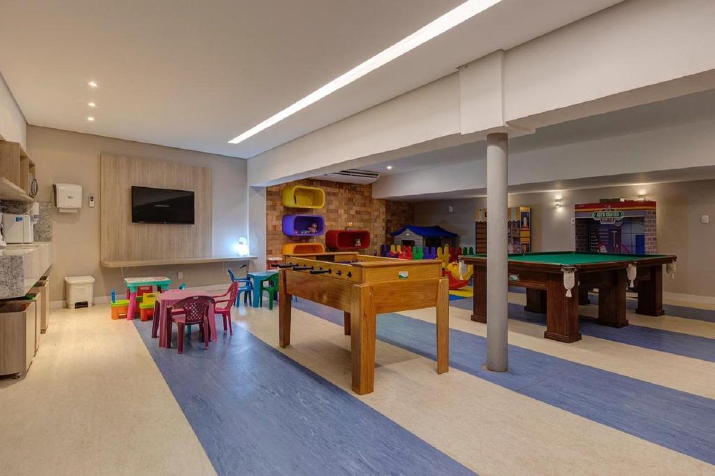 image-housing-carousel
