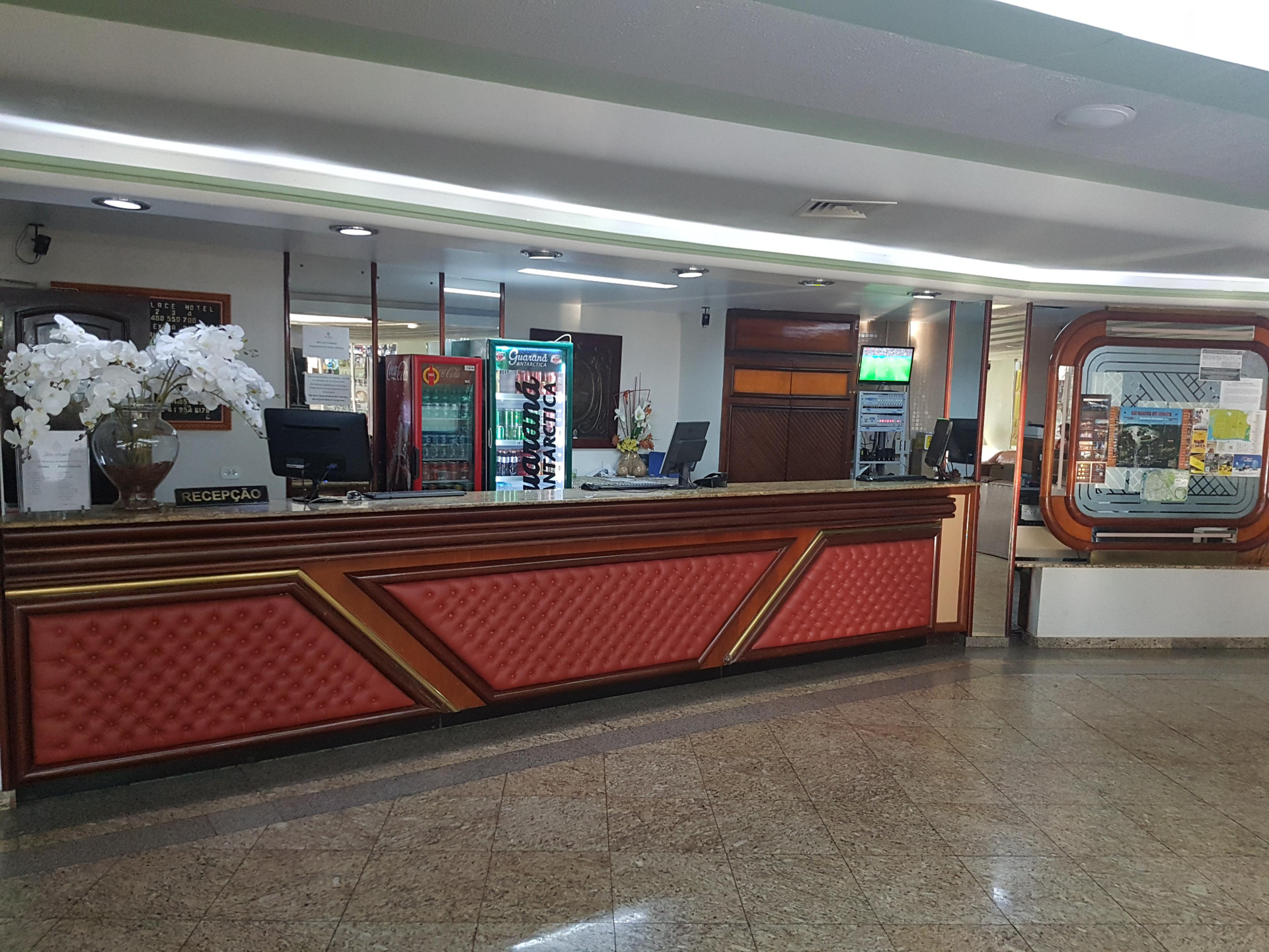 image-housing-carousel