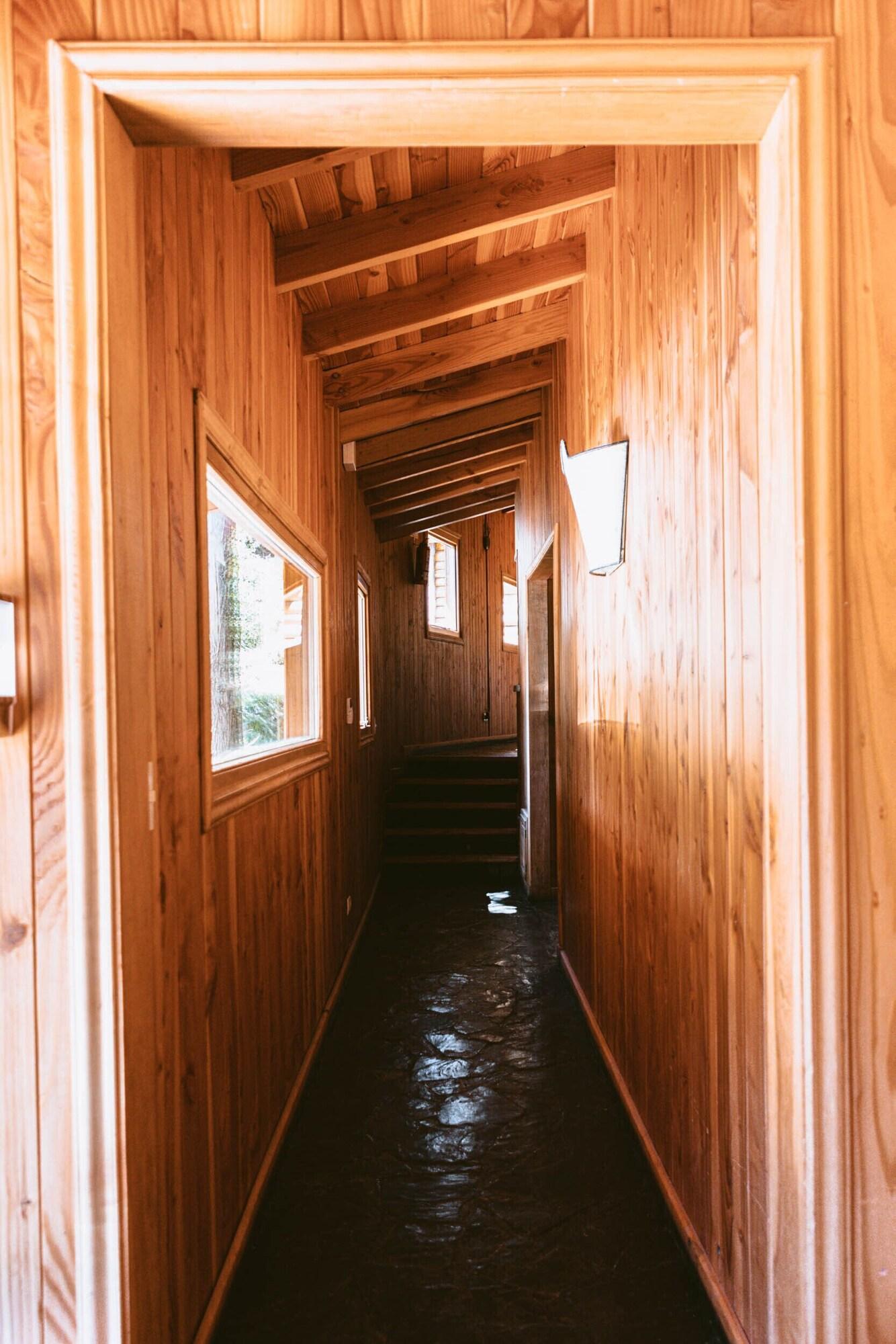 image-housing-carousel