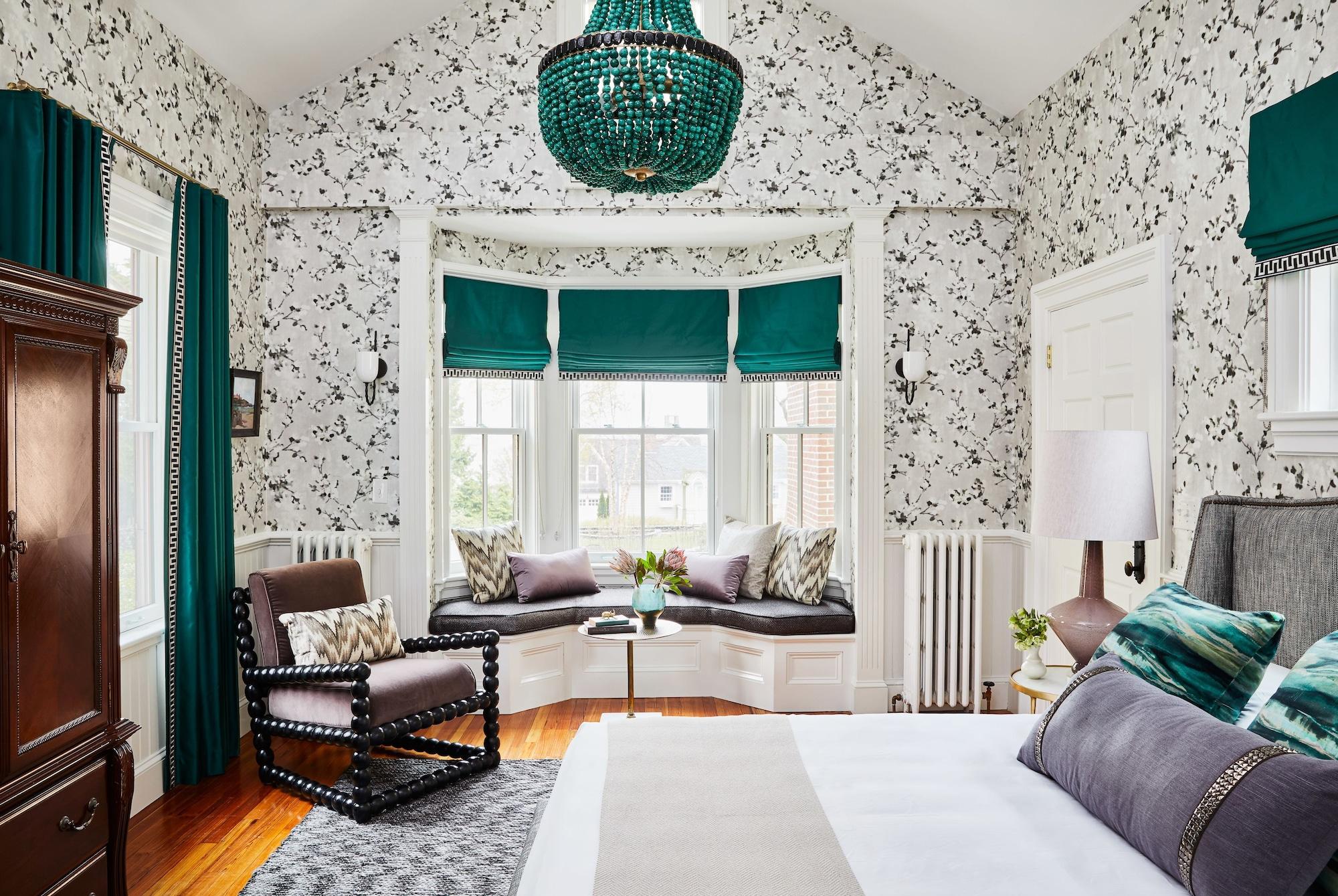 image-housing-carousel