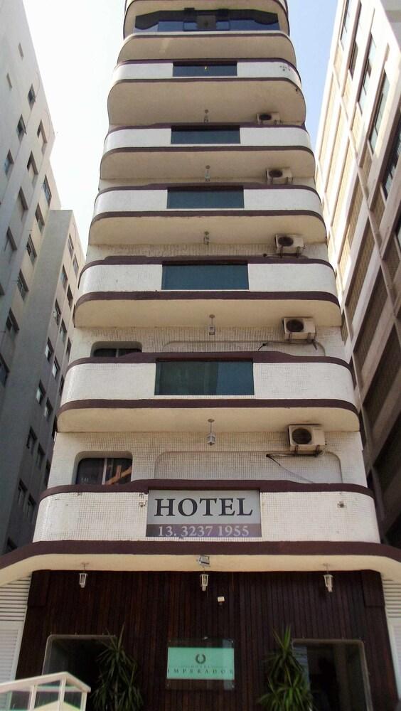 image-housing-carousel