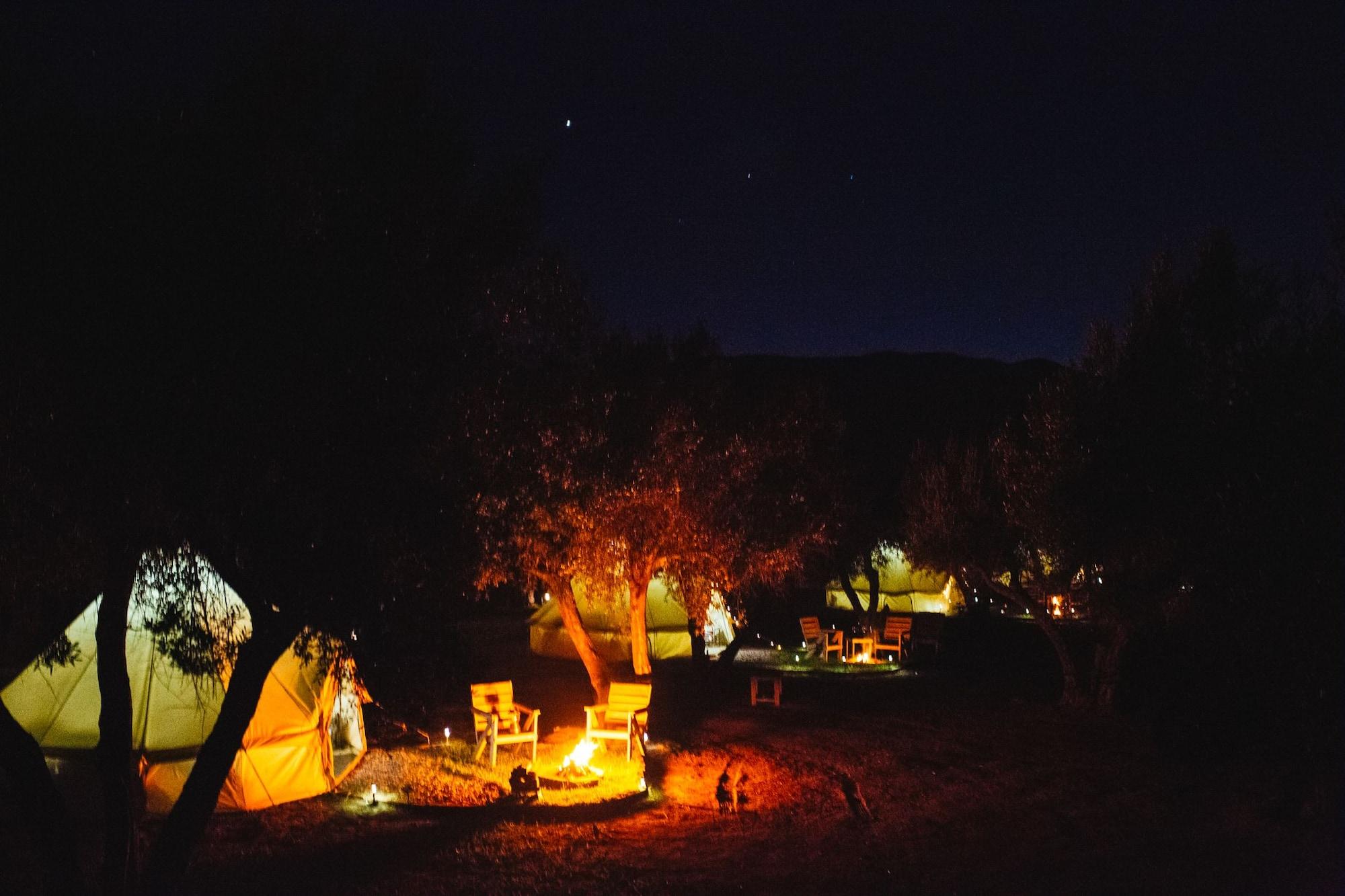 image-housing-carousel