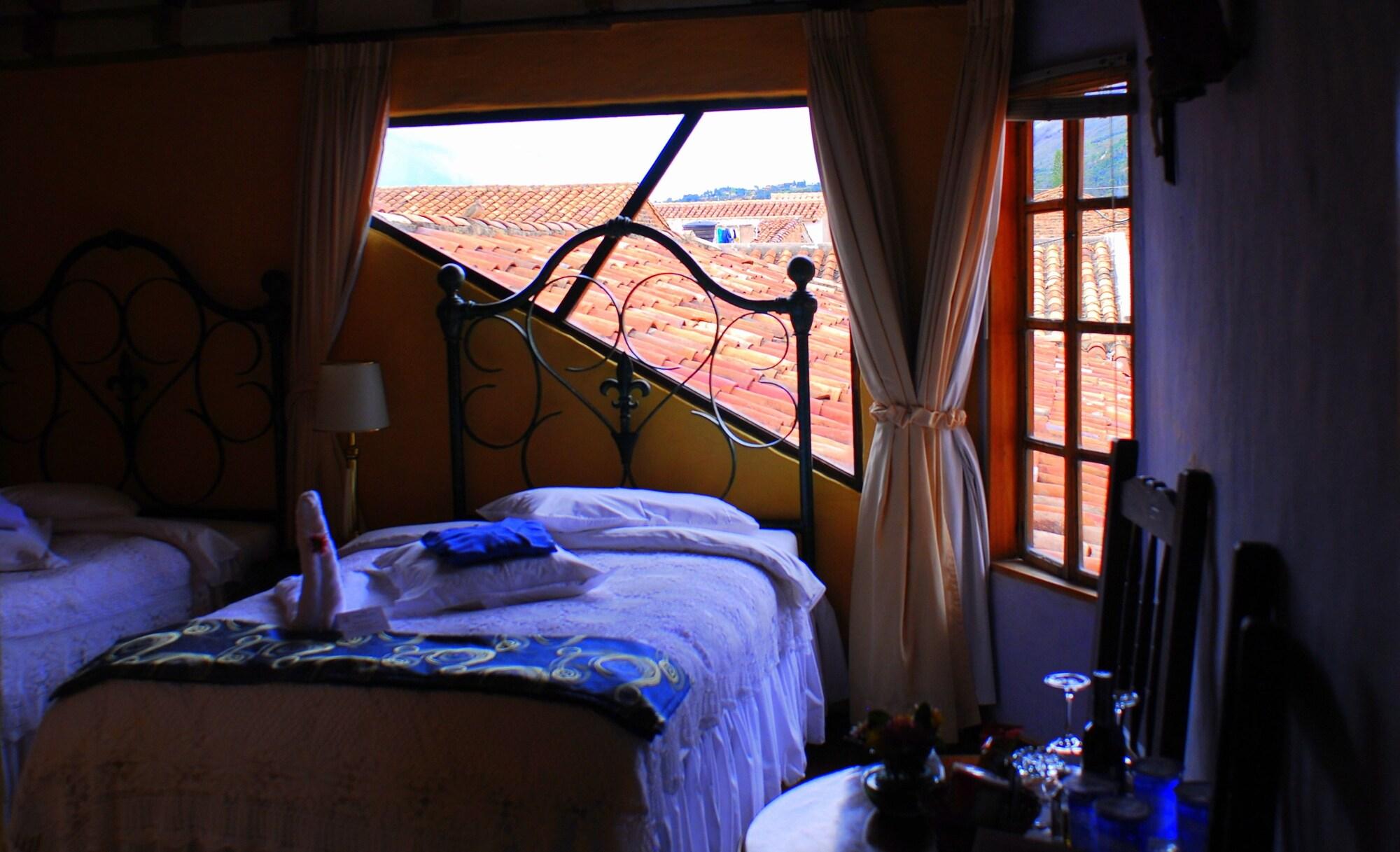 image-housing-carousel