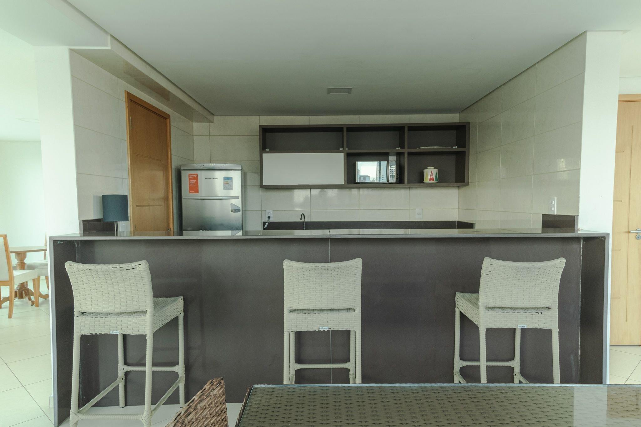 image-housing-carousel