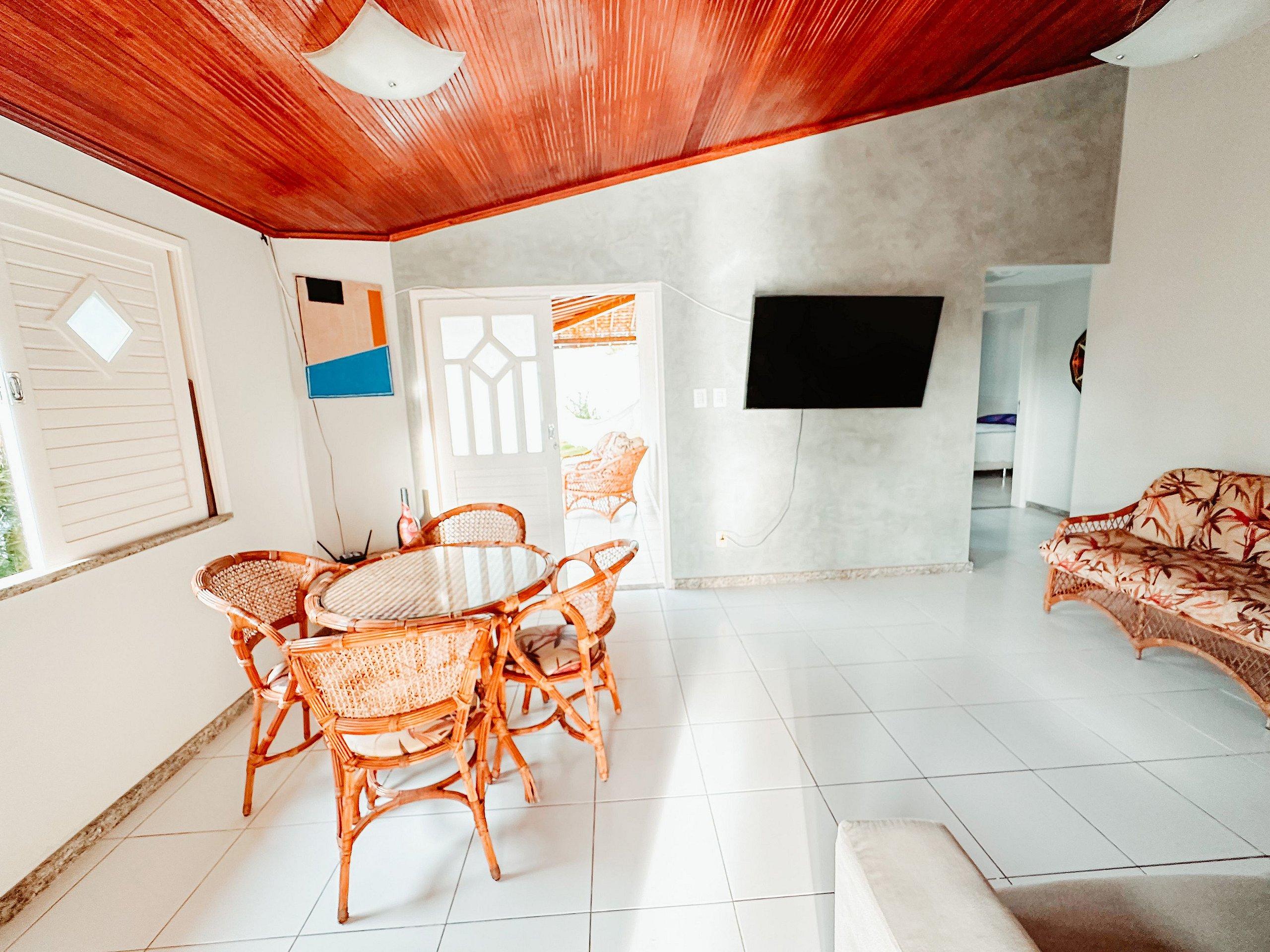 image-housing-carousel