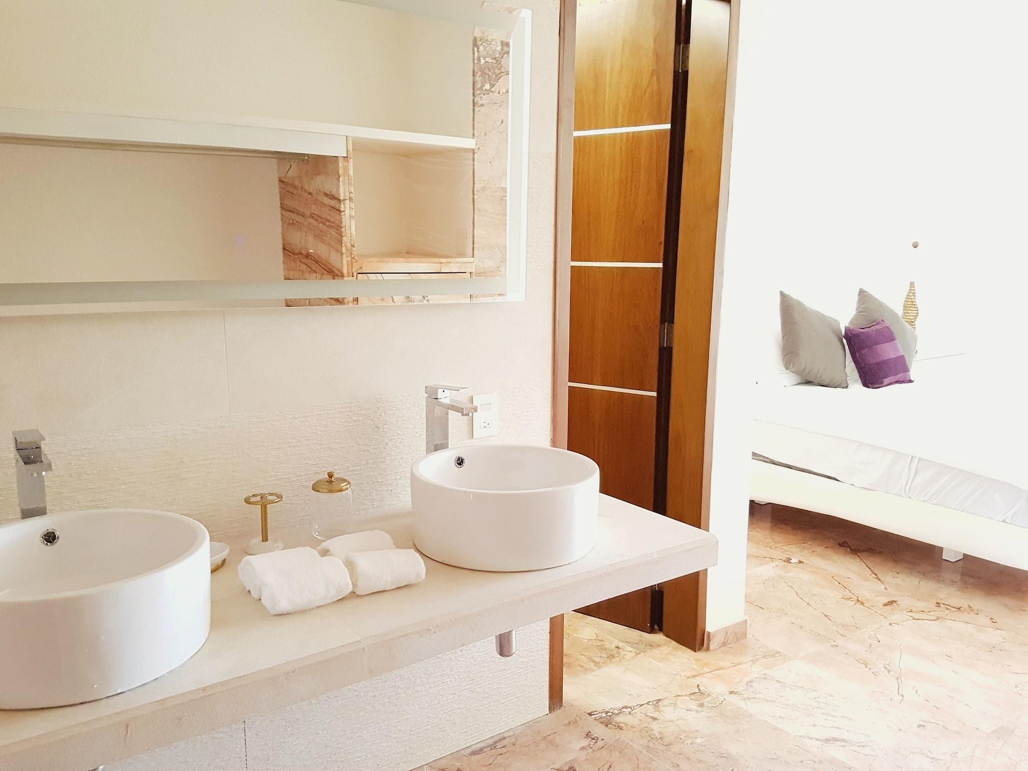 Pink Diamond Suite