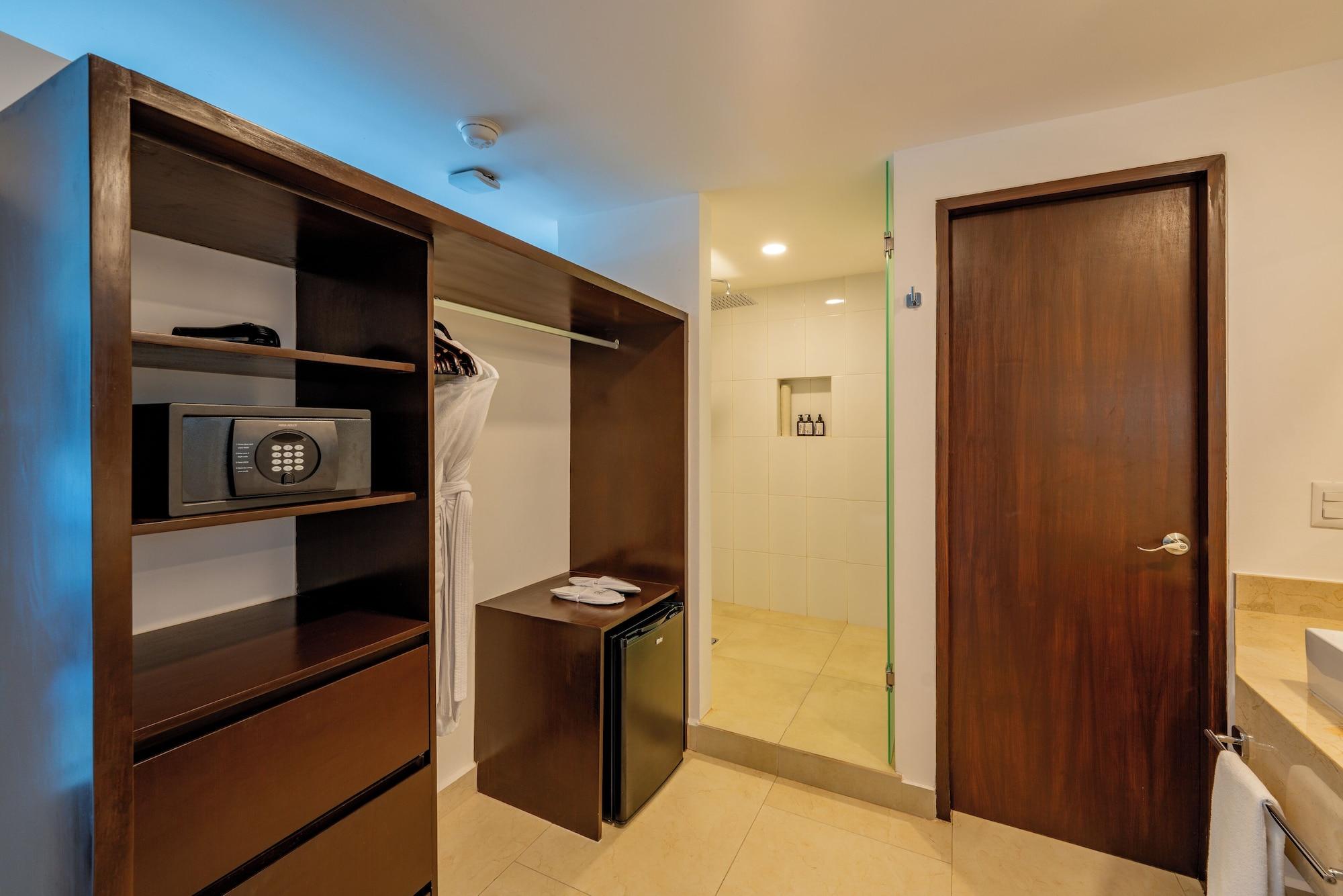 Beachfront Suite