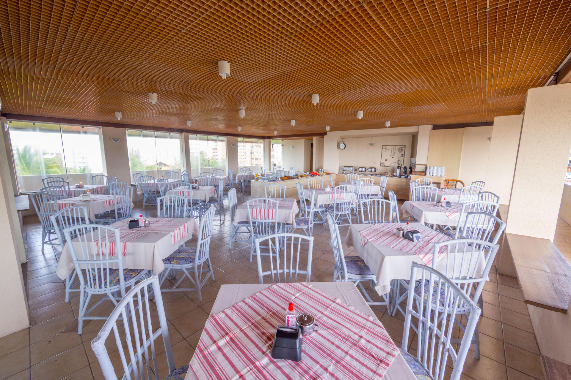 image-housing-carousel