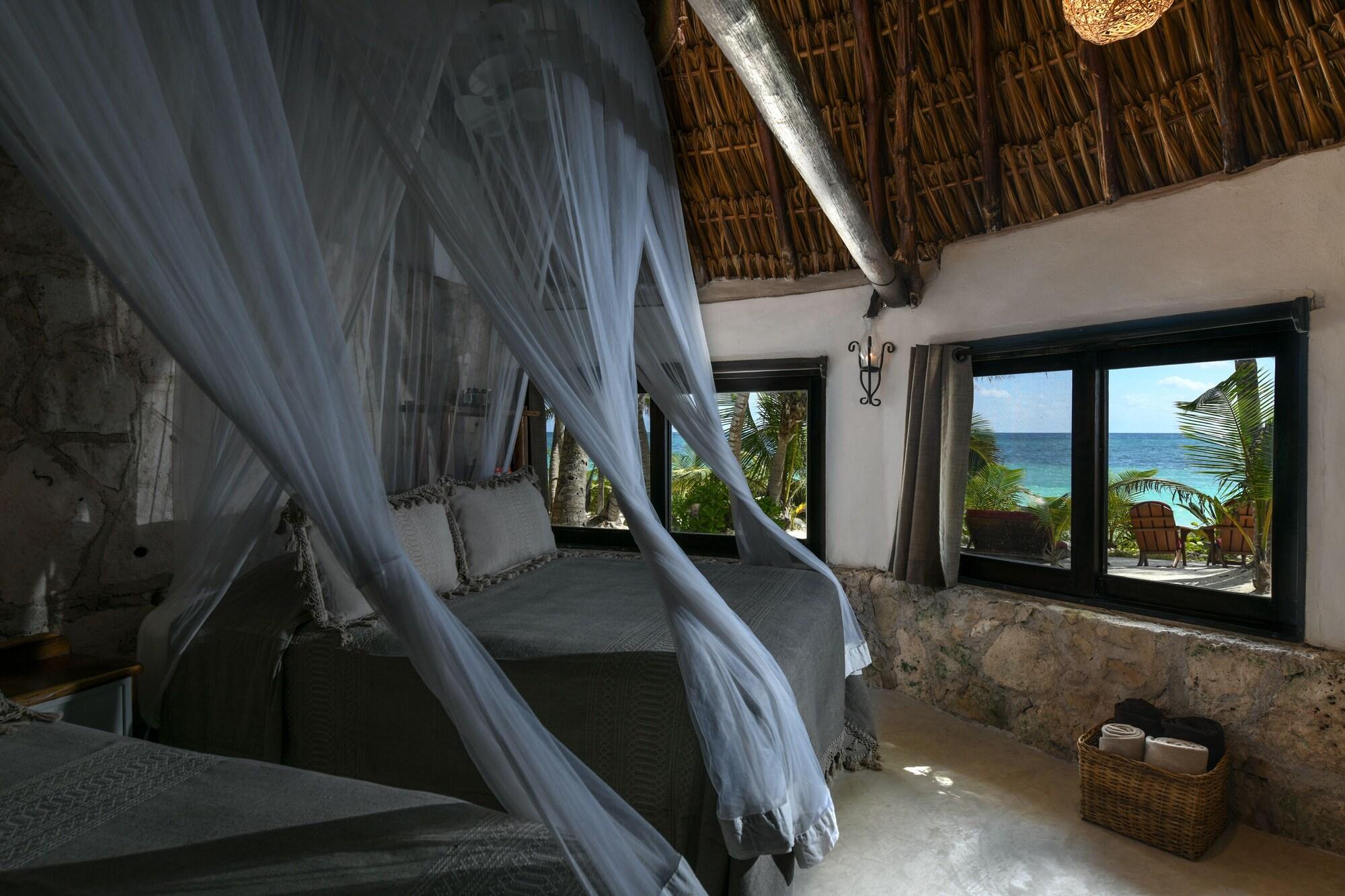 Ocean View 2 Full Beds Bungalow