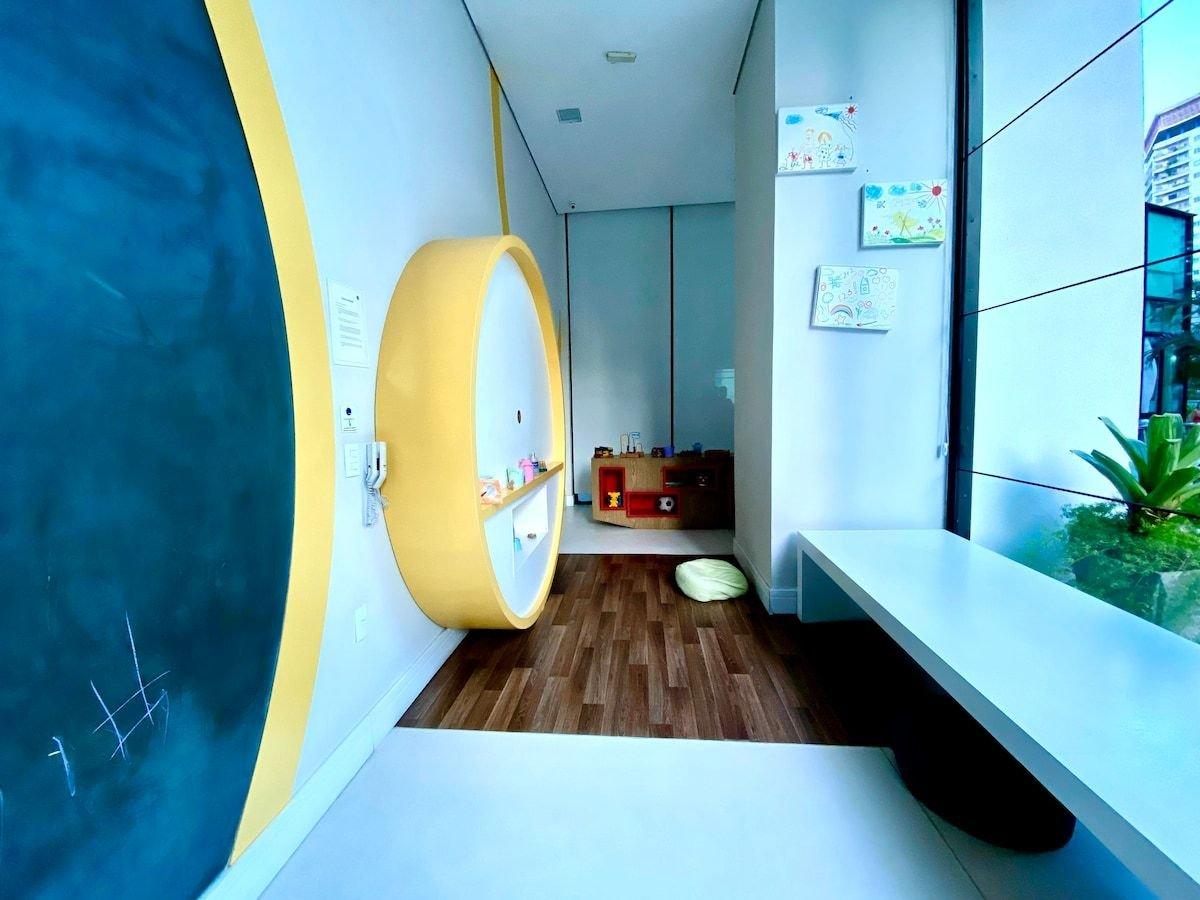 image-housing-carousel