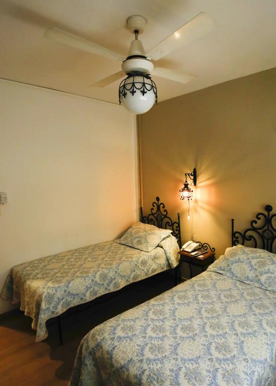image-housing-carousel