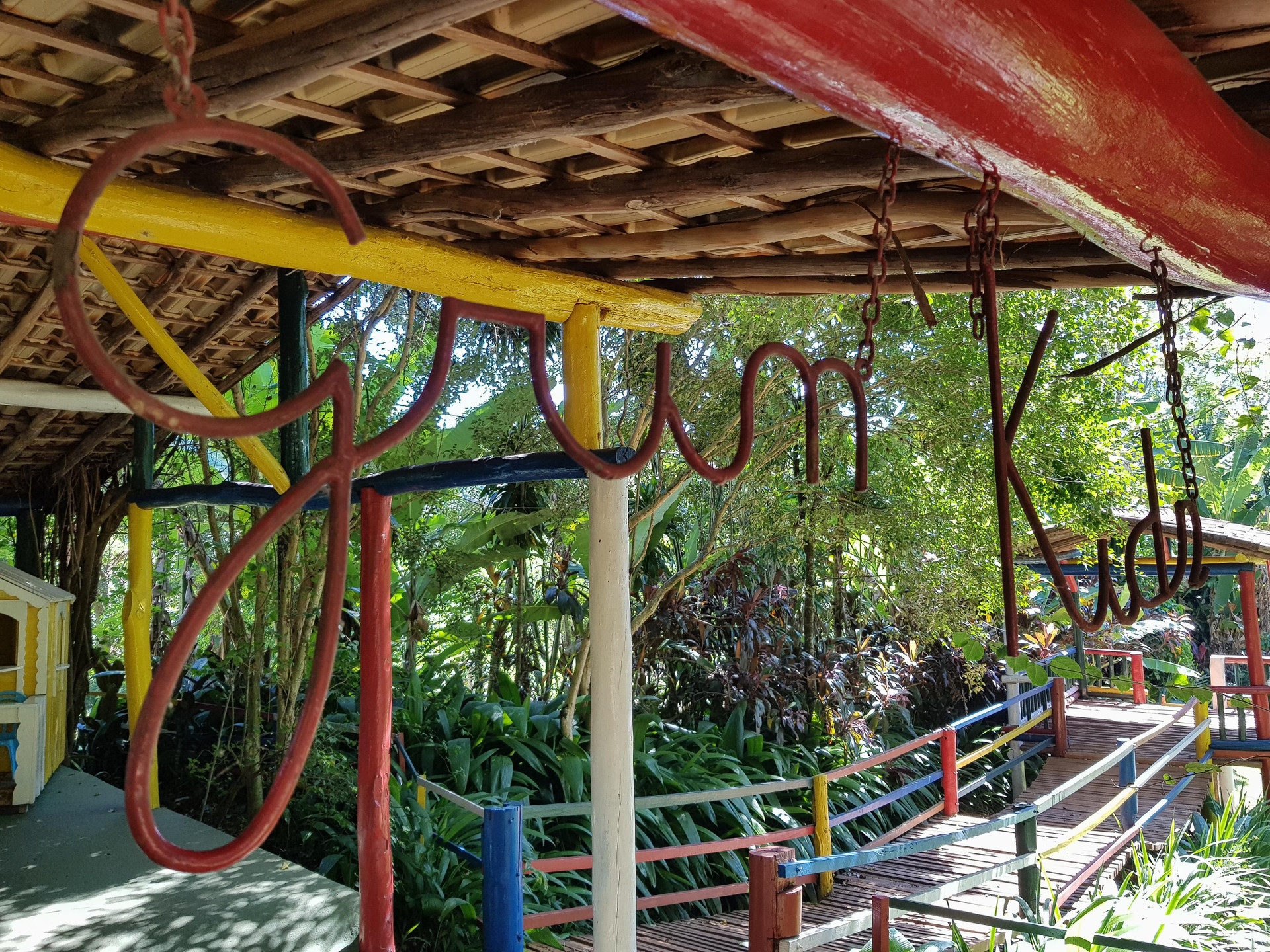 image-housing-carousel