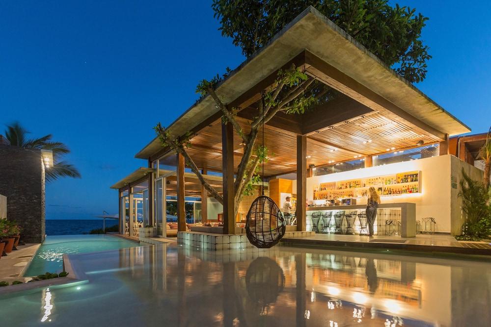 image-housing-carousel