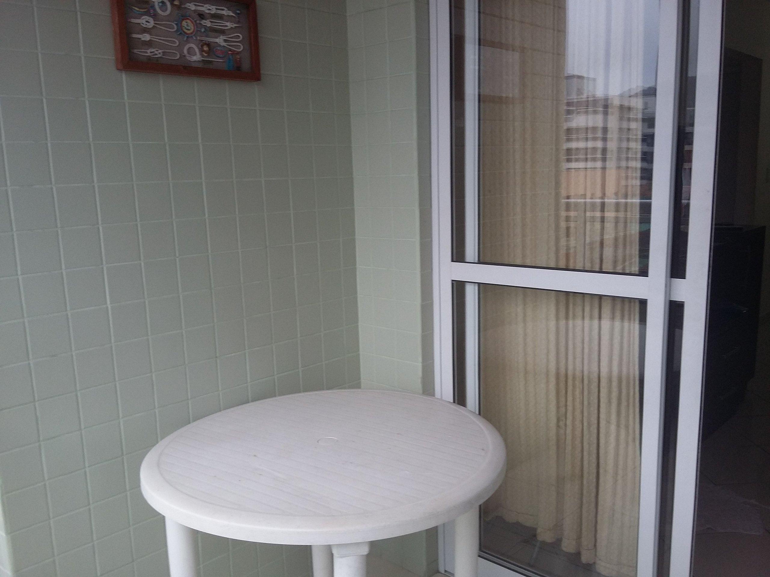 image-housing-carousel