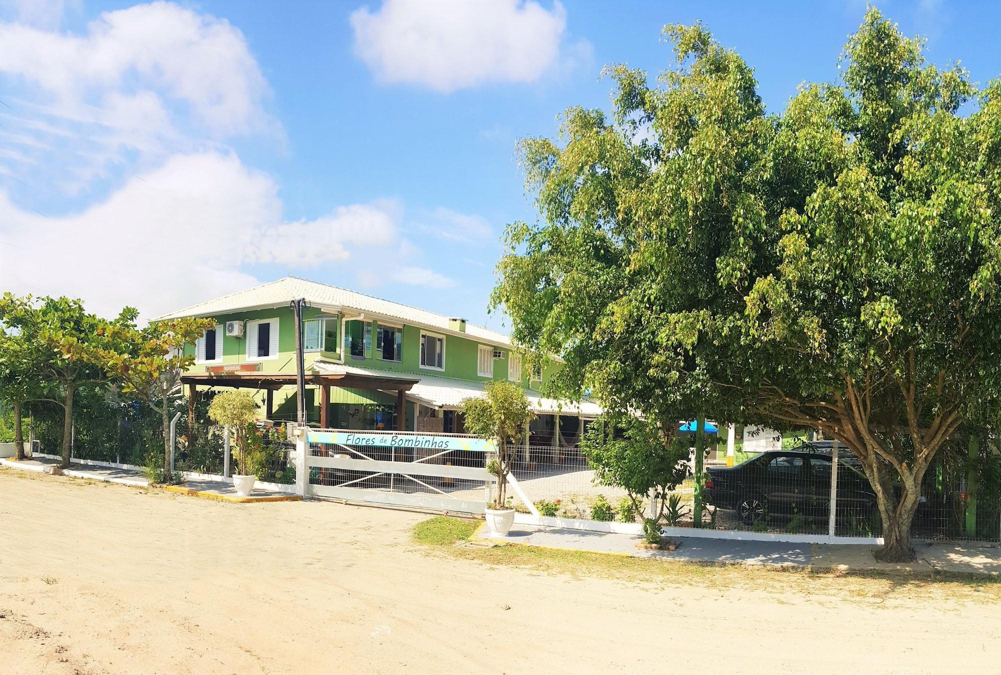 image-housing-carousel