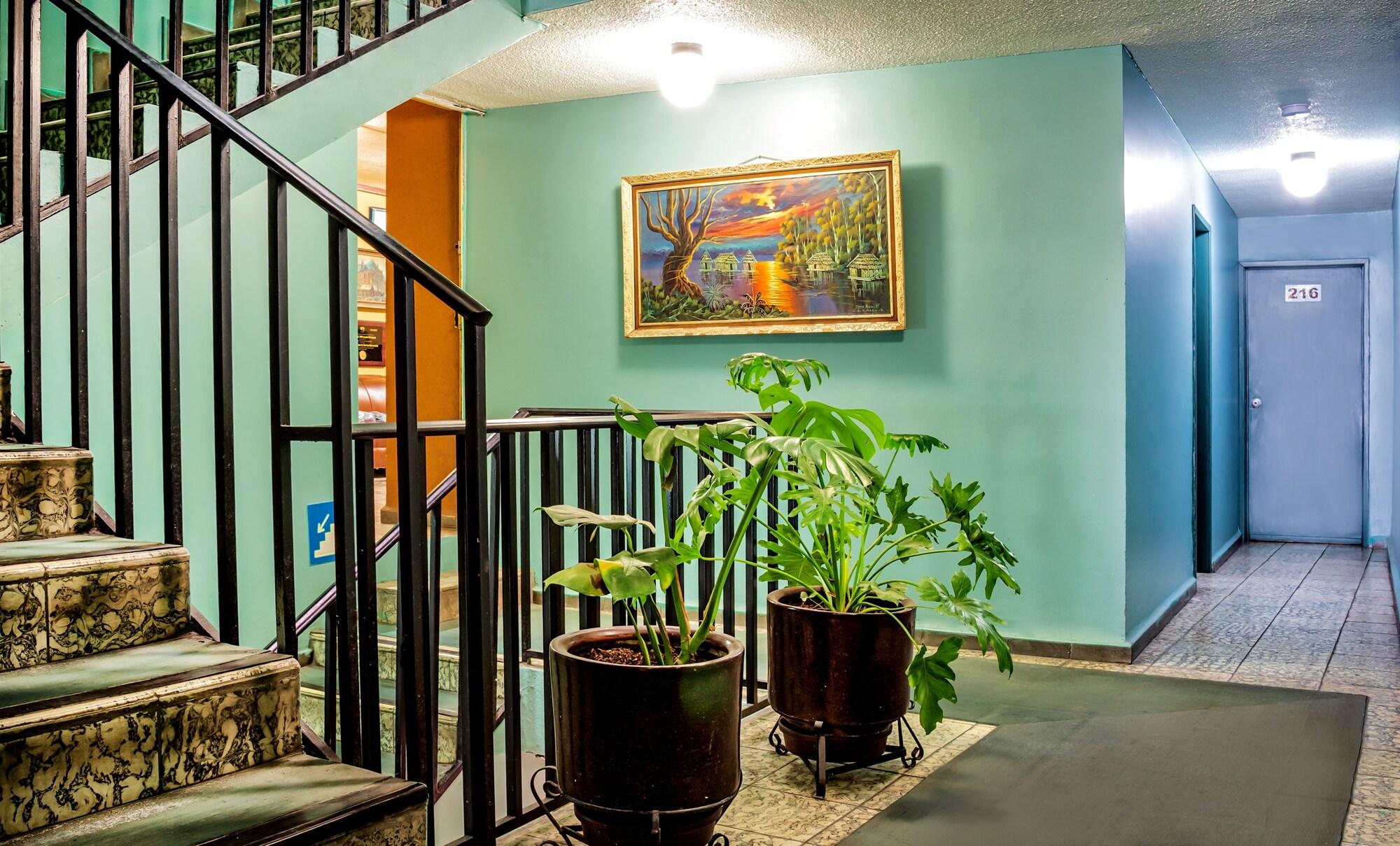 image-housing-carousel