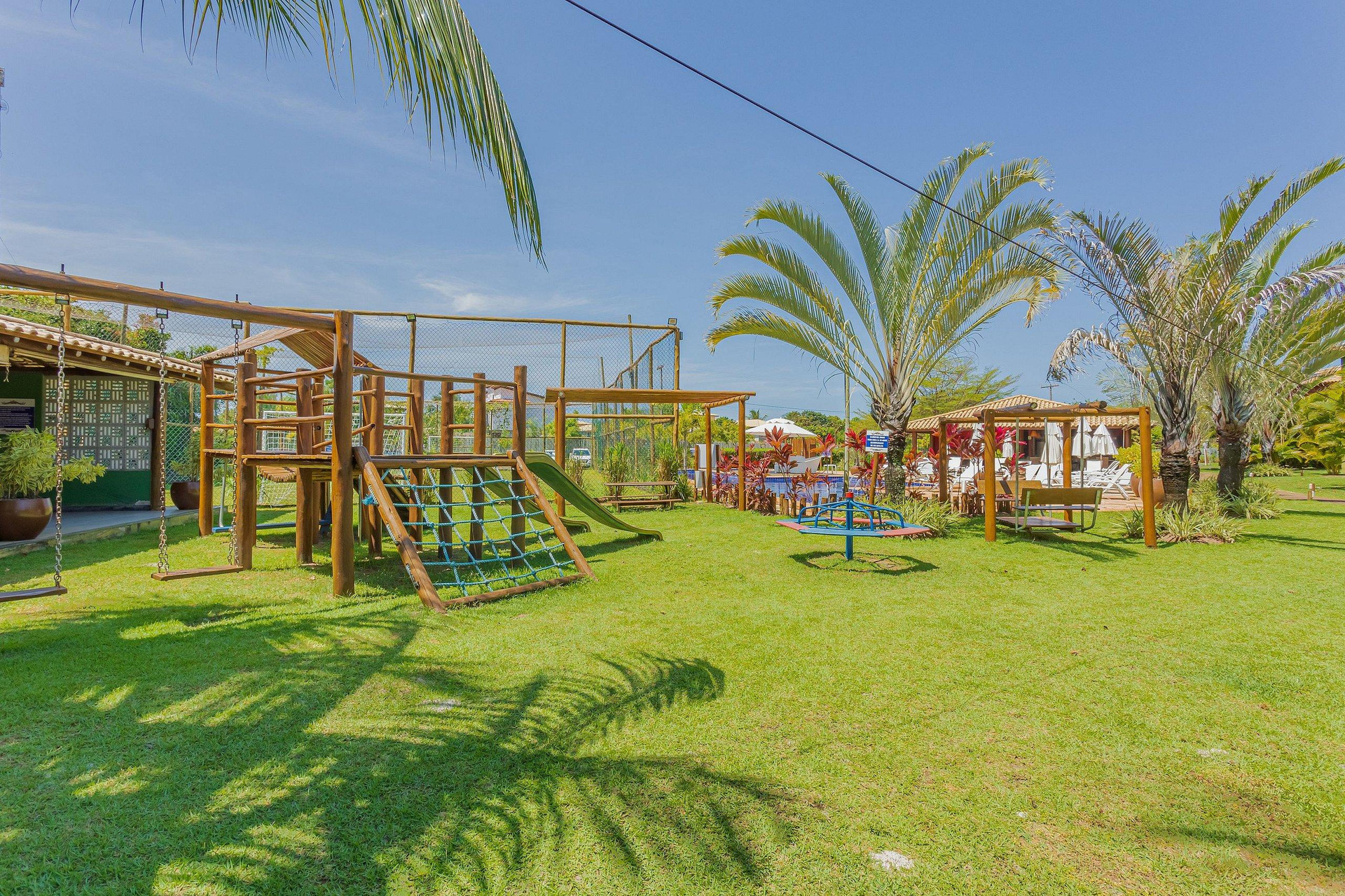 image-housing-carousel