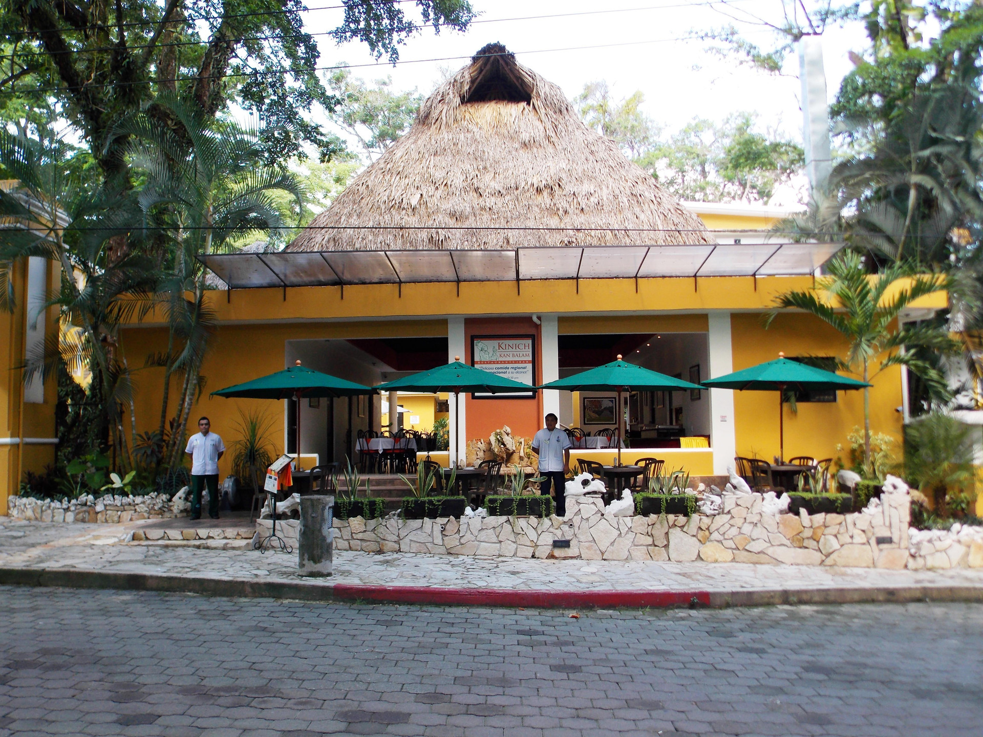 image-housing-carousel