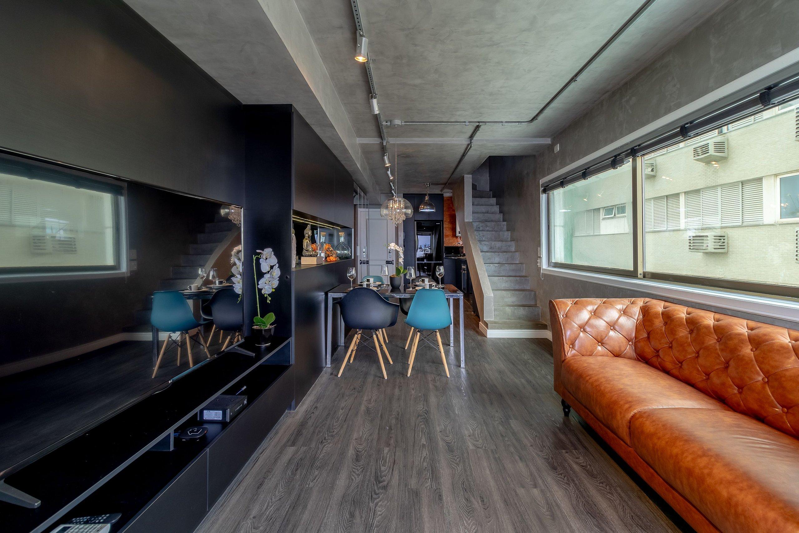 image-housing-carousel