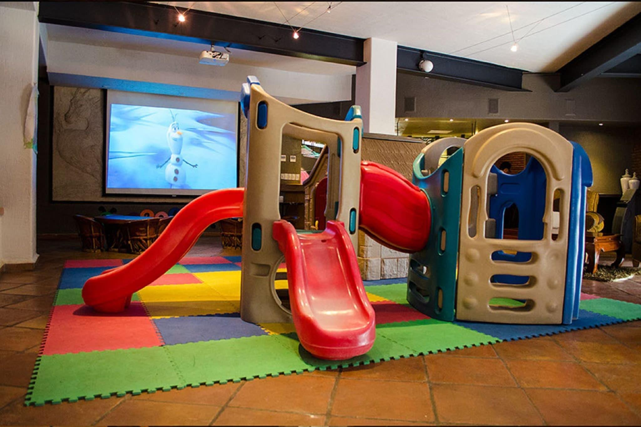 image-housing-carousel