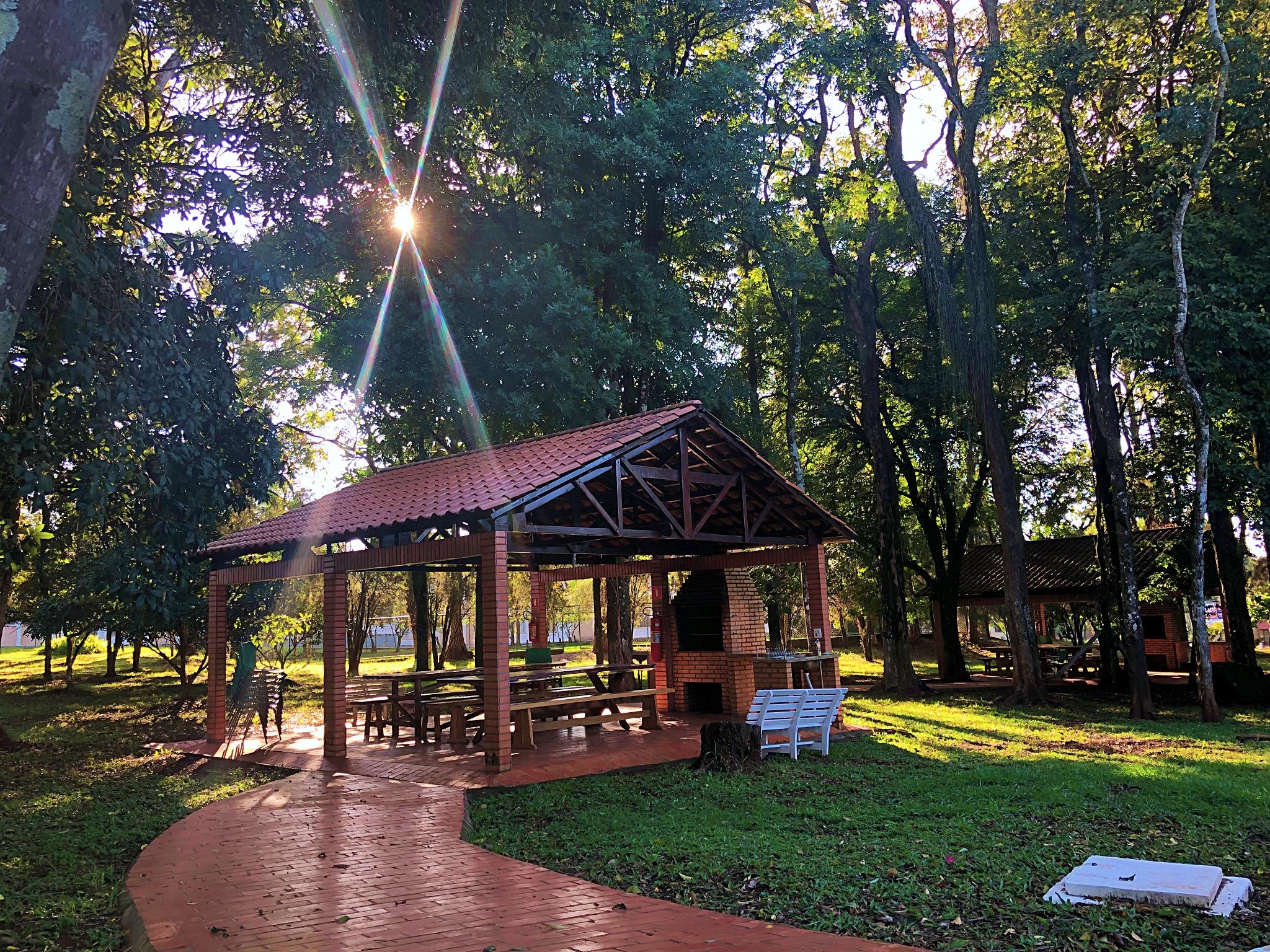 image-housing-carousel