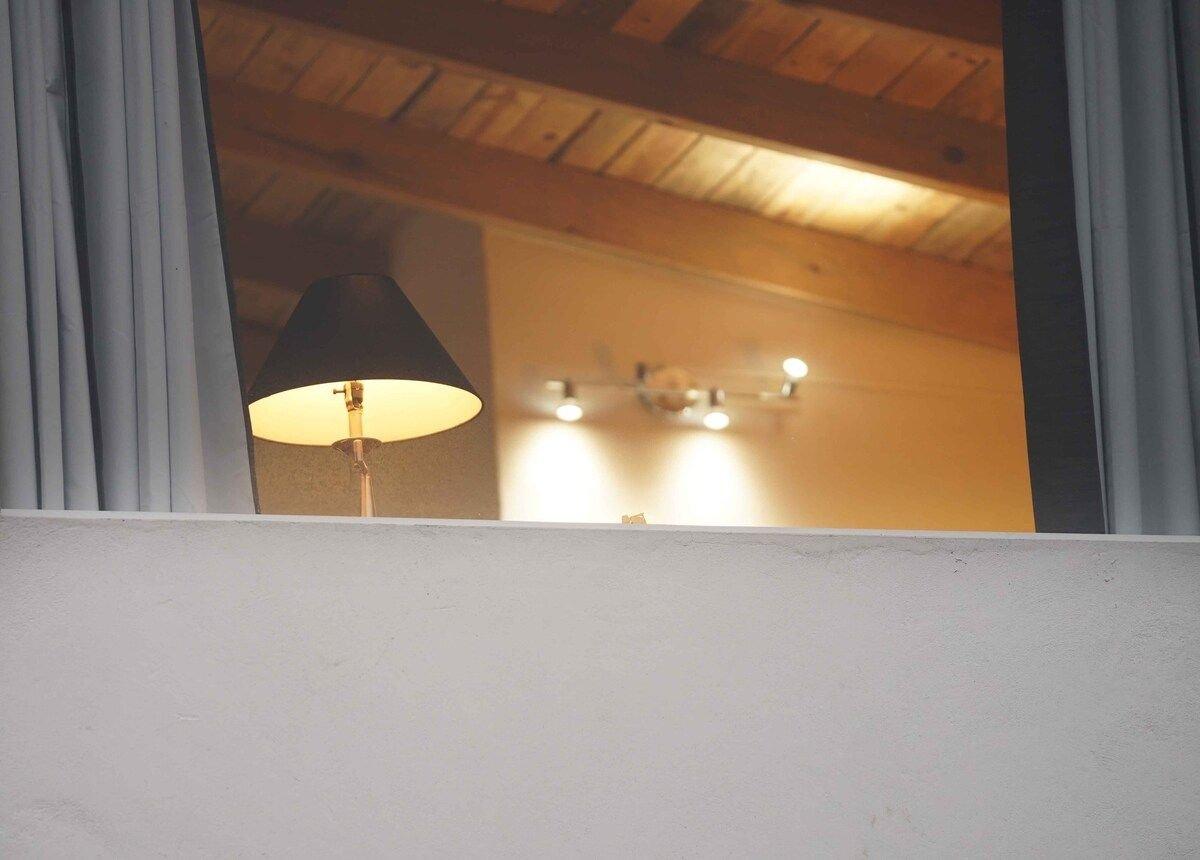 image-housing-carousel