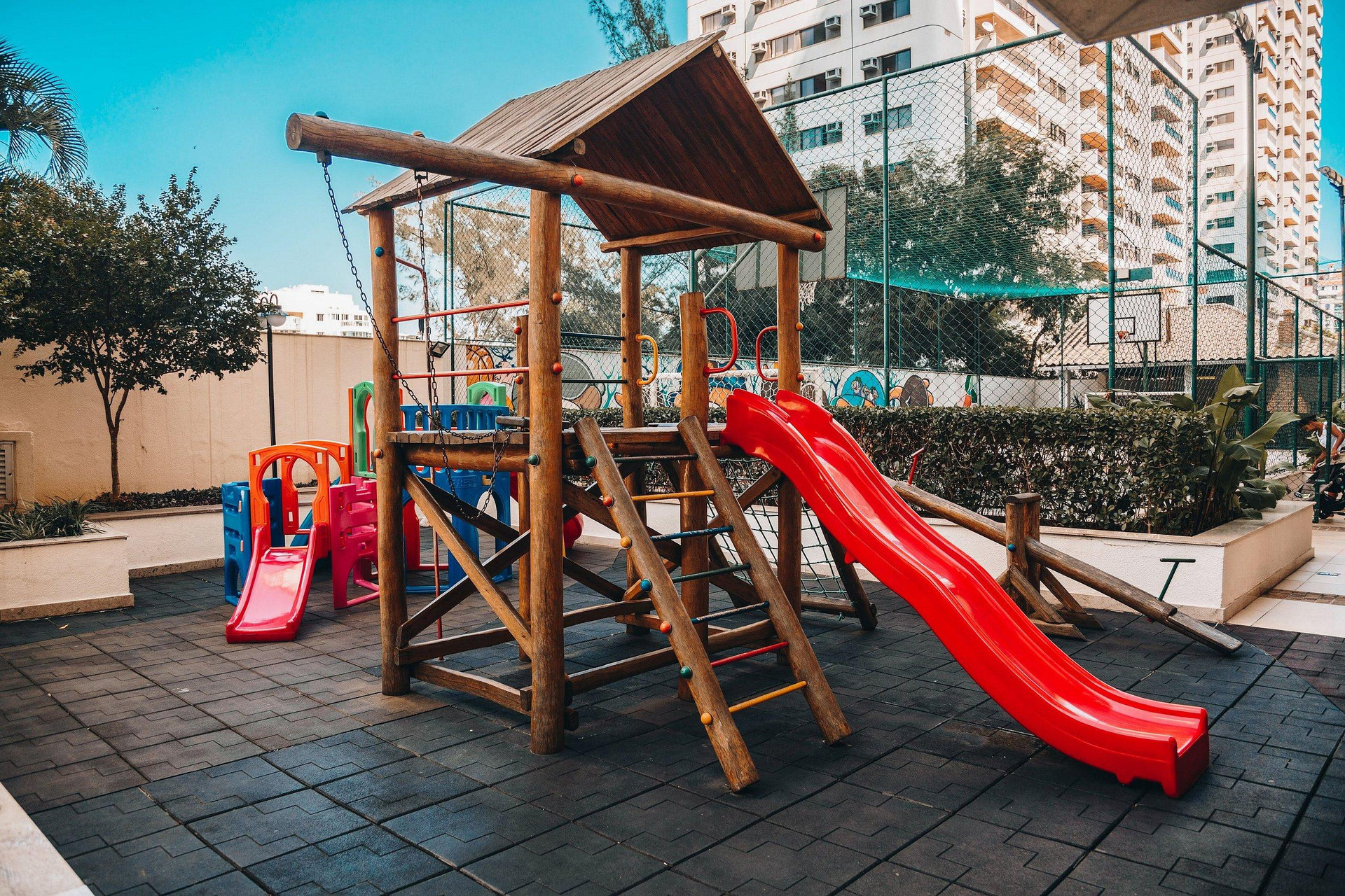 image-housing-carousel
