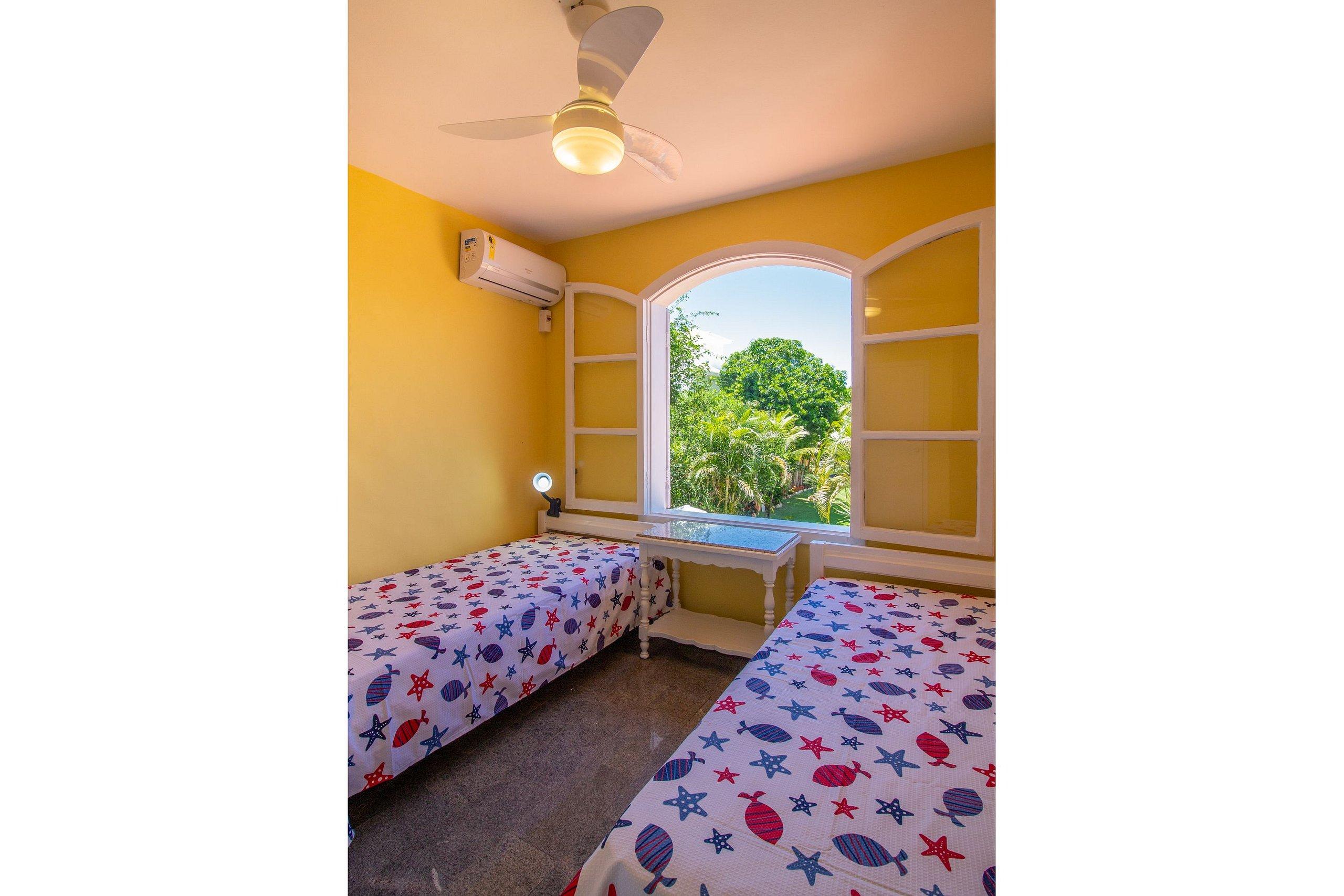image-housing-carousel