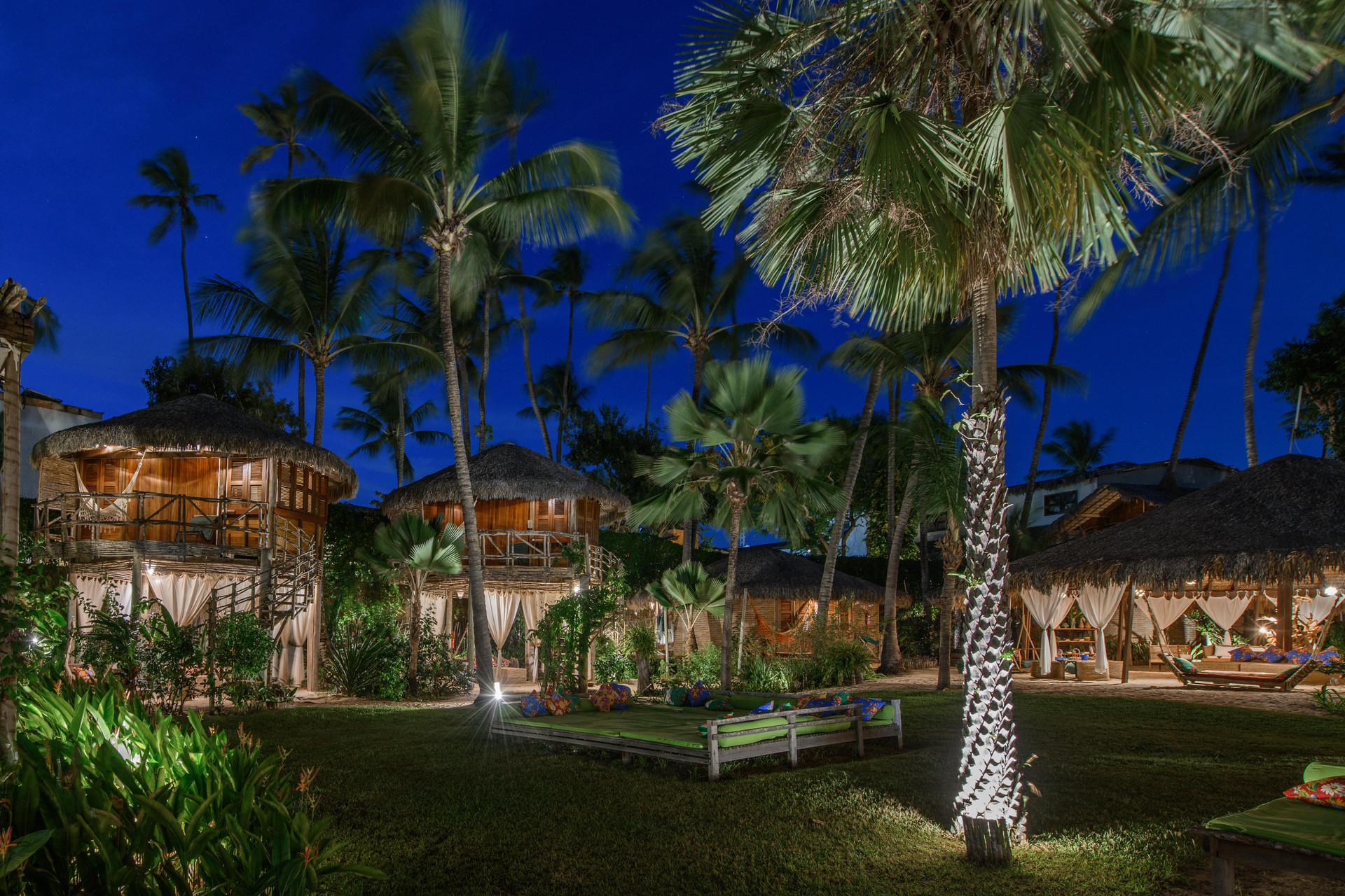 image-housing-carousel