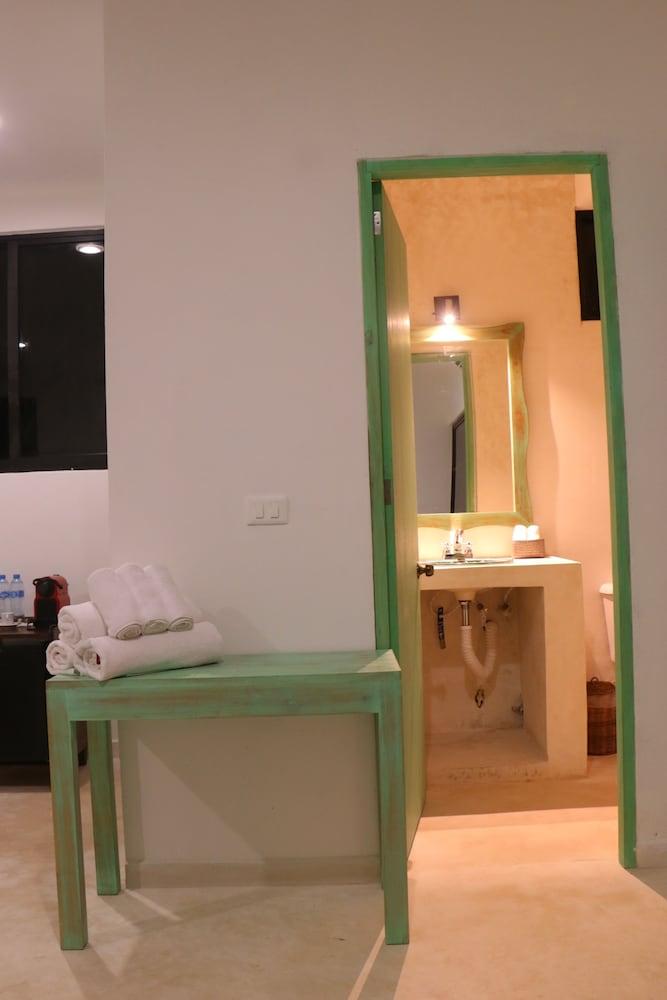 image-housing-carousel