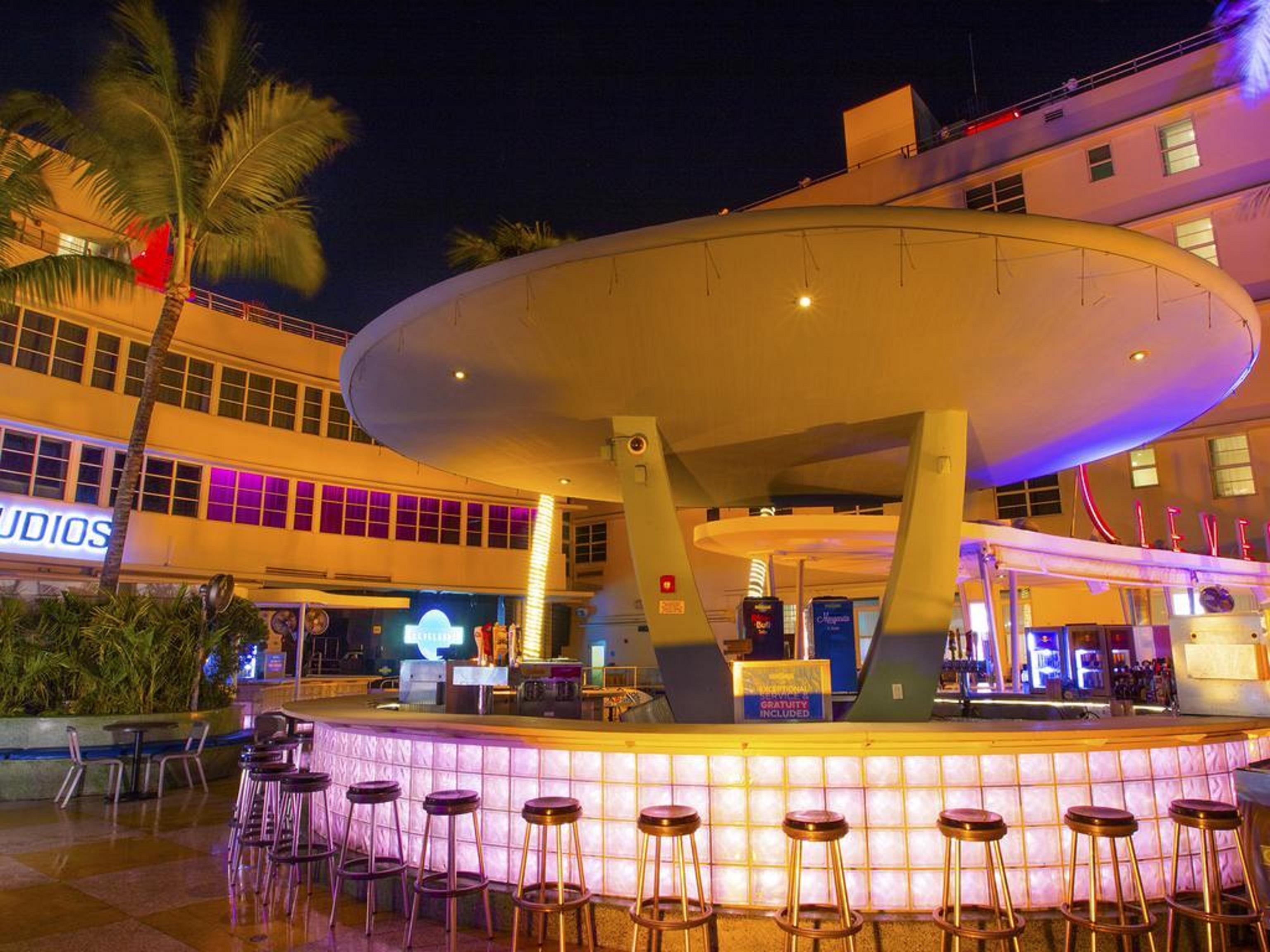 image-housing-carousel