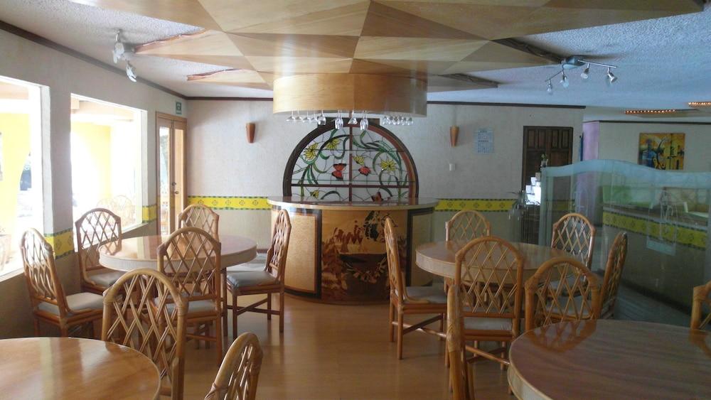 image-housing-carousel
