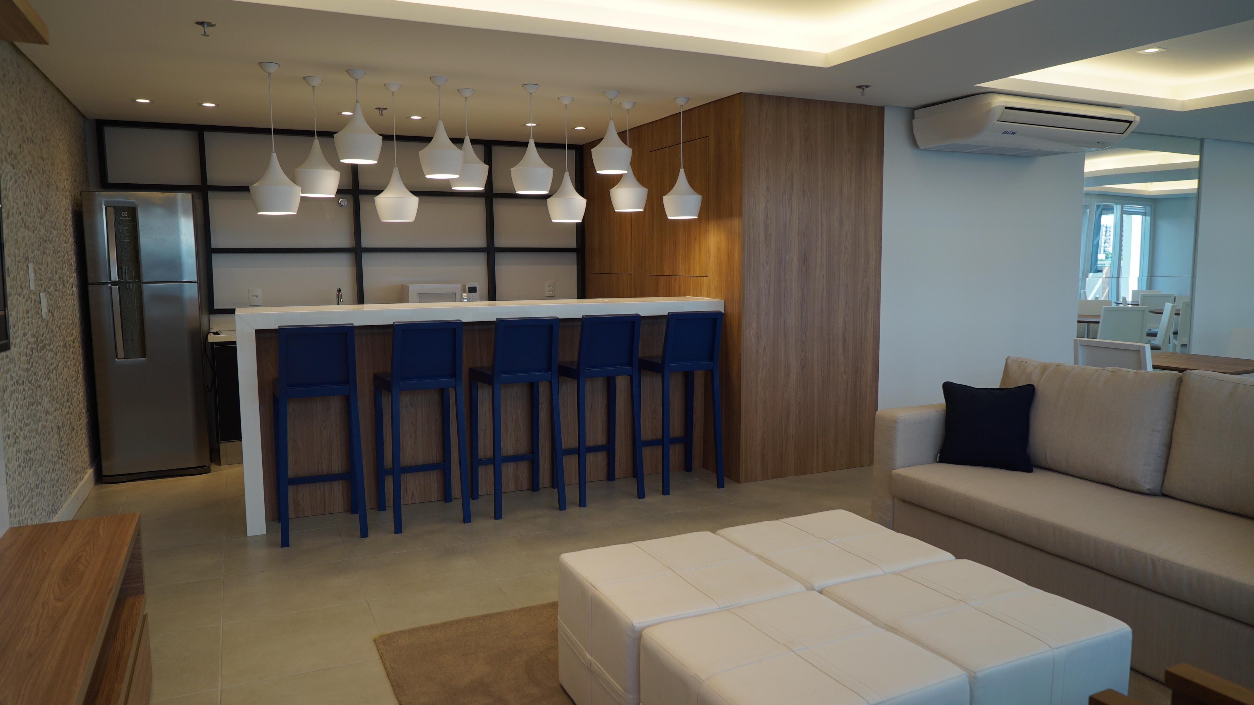 image-housing-carousel