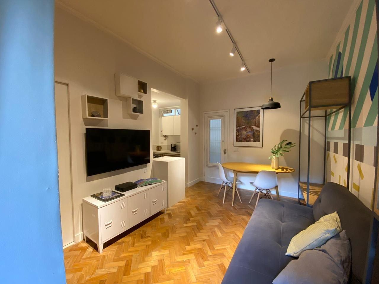 image-housing-carousel