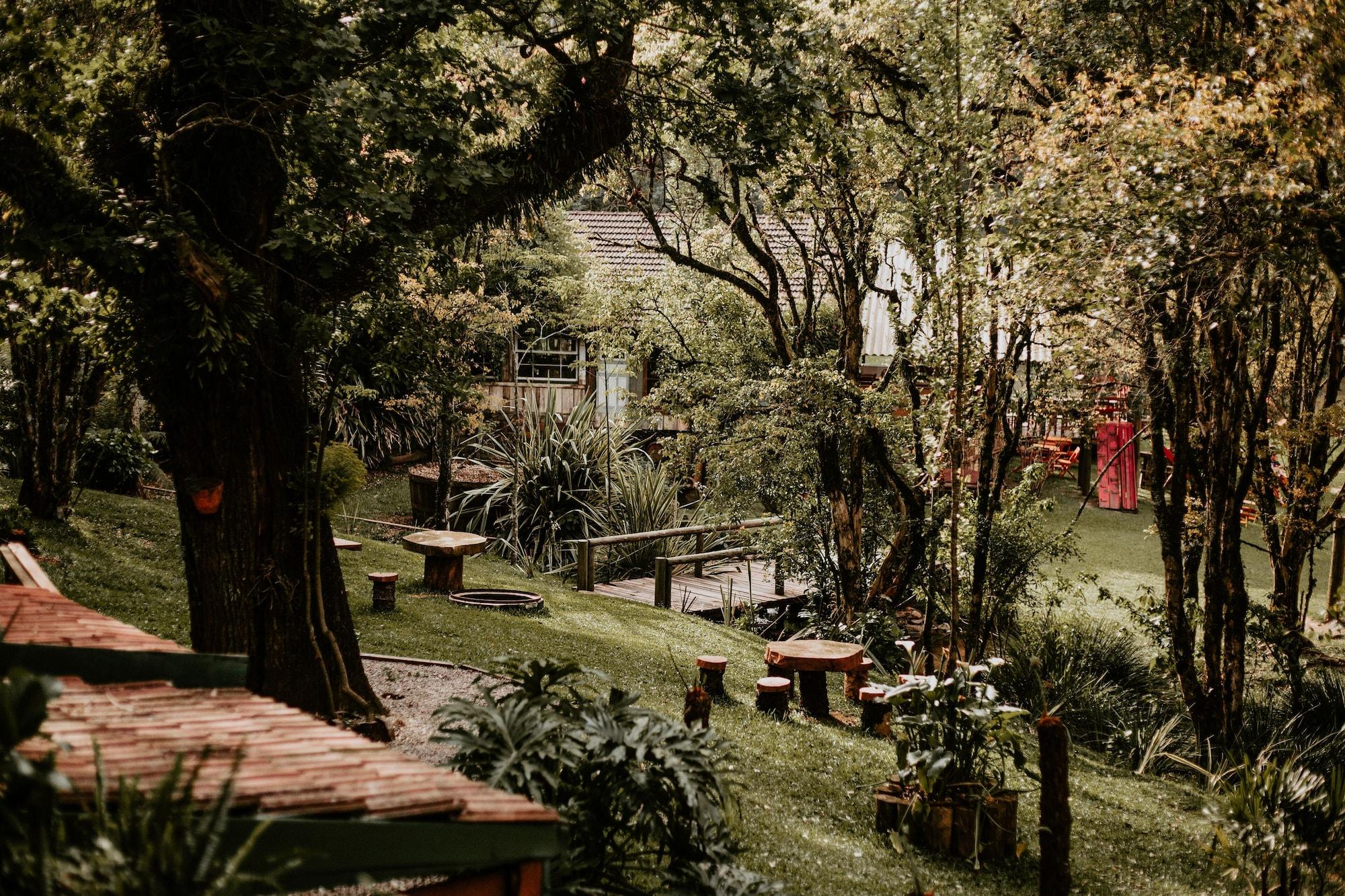 image-housing-carousel