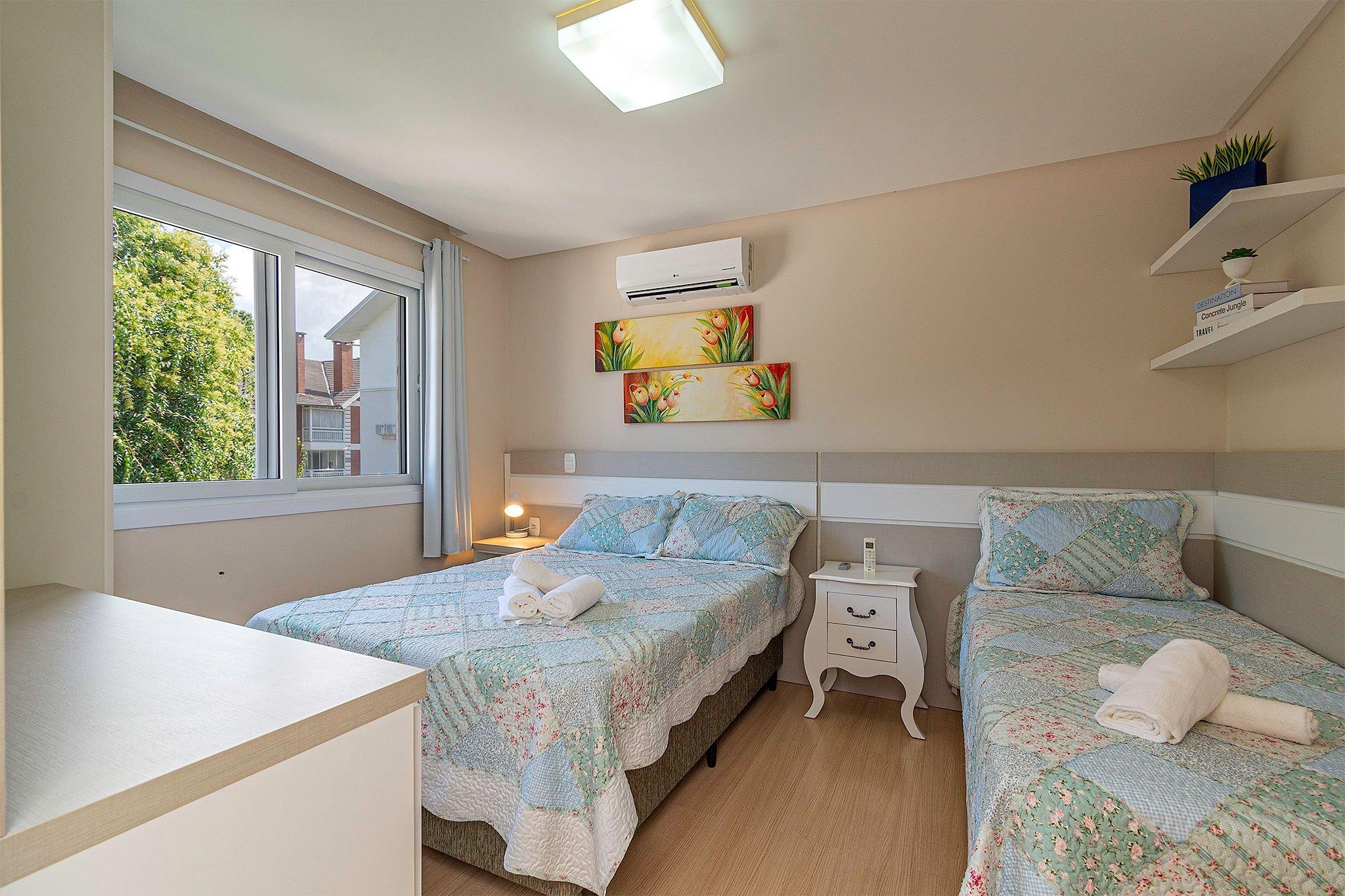image-housing-carousel