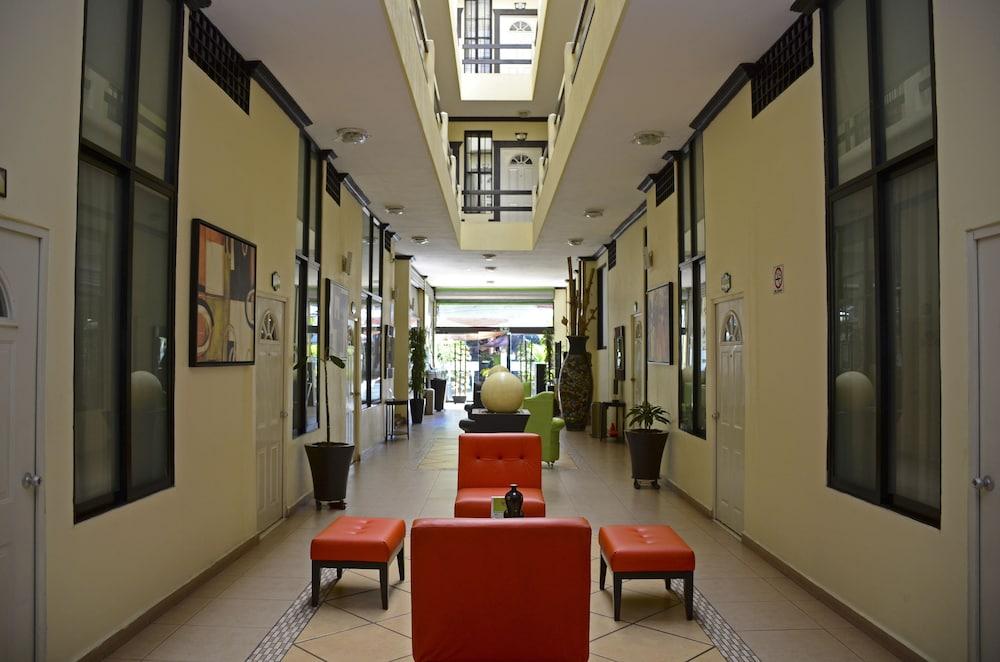 image-housing-carousel