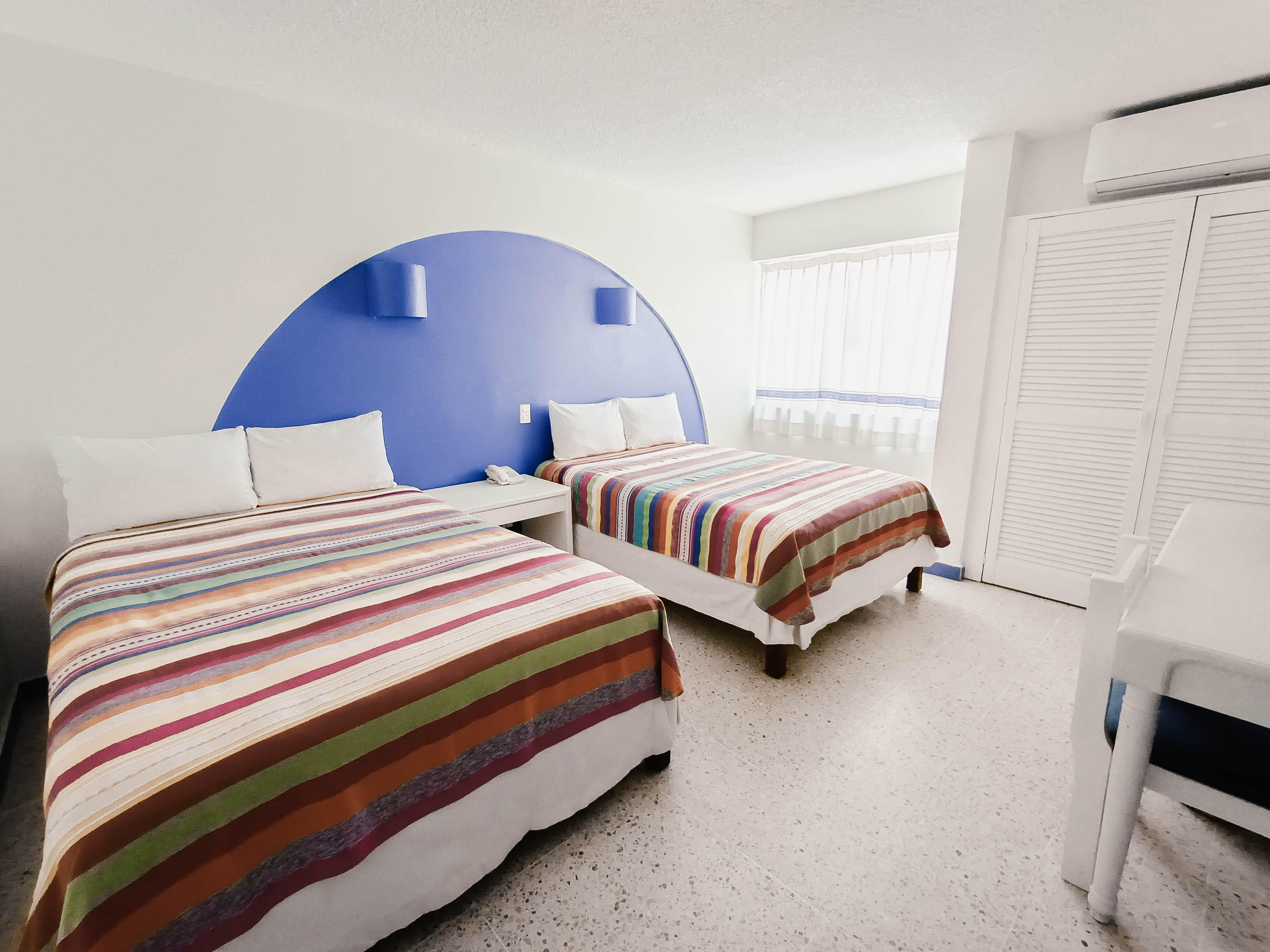 Habitación Doble Estándar con Vista a la Calle