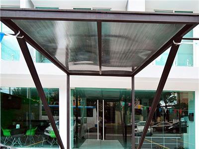 image-housing-carousel