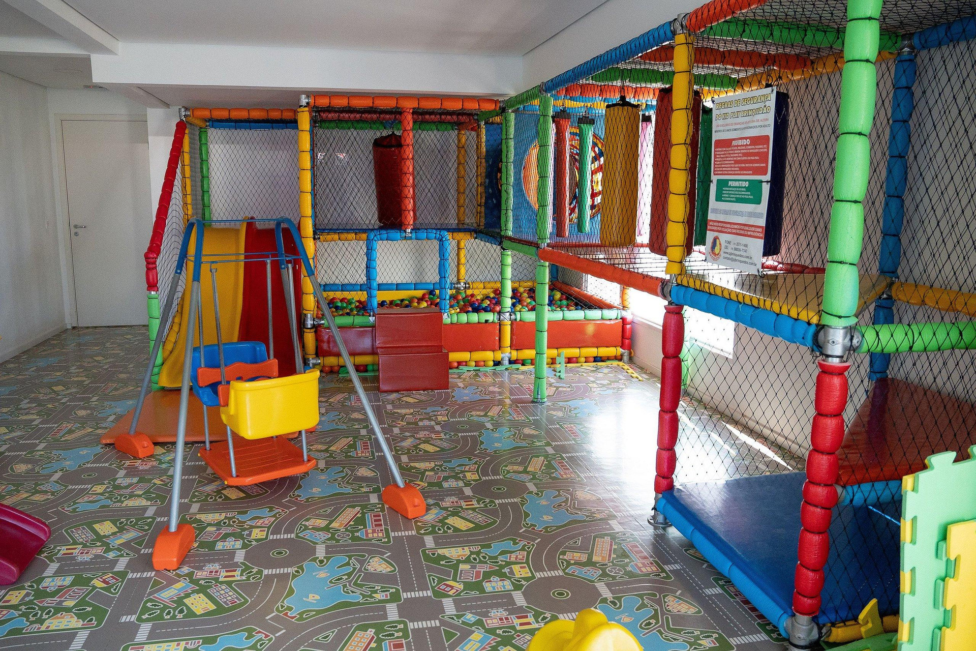 image-housing-carousel