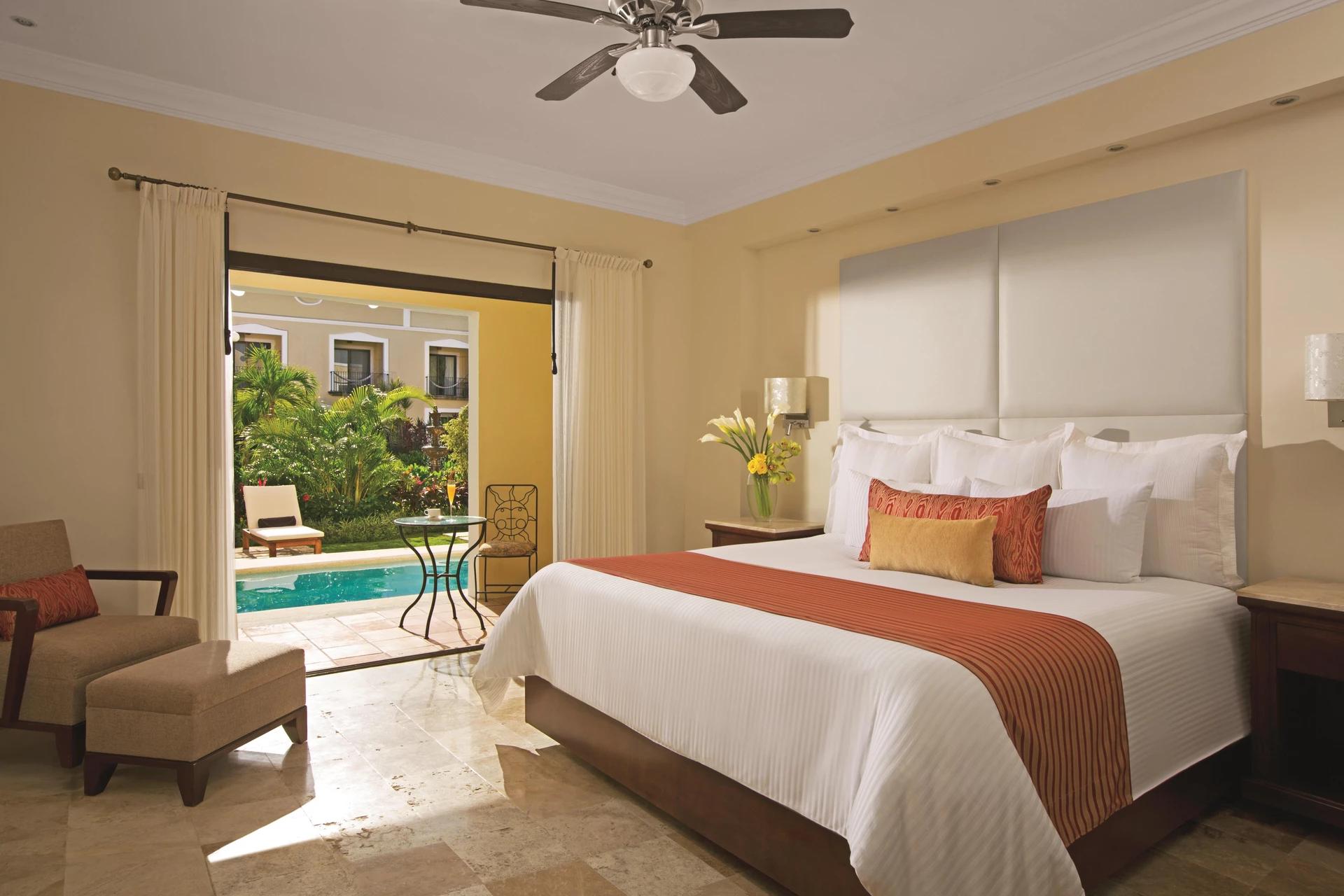 Habitación Superior con Vista a la Piscina
