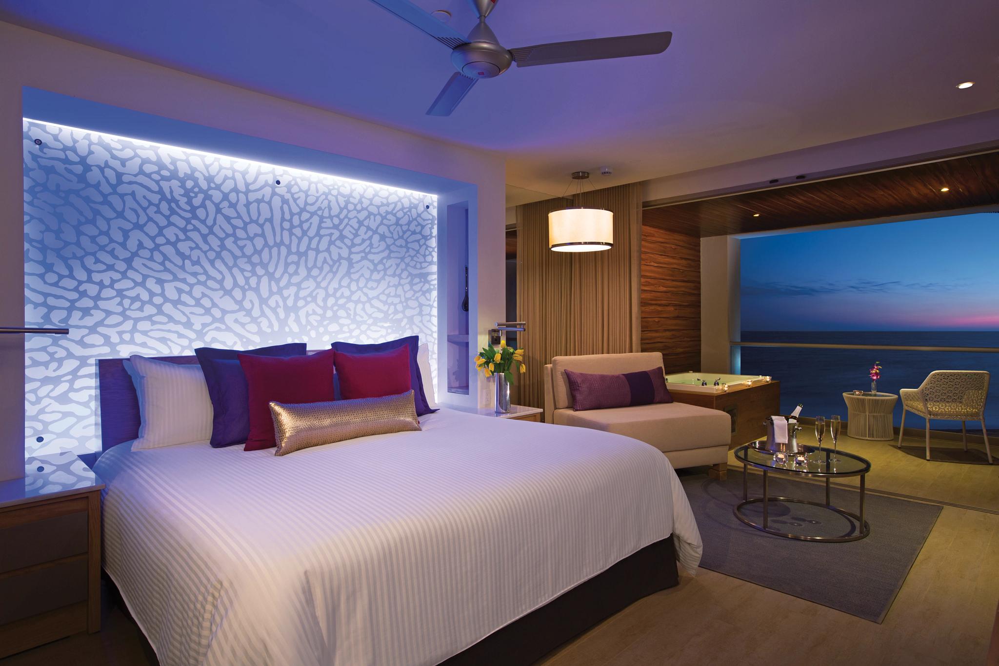 XCELERATE TROPICAL VIEW KING